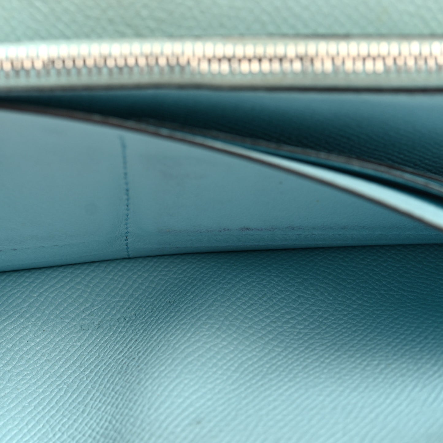 Epsom Kelly Longue Wallet