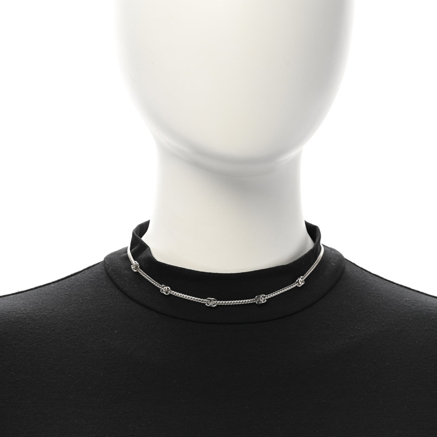 Metal CC Short Chain Necklace Silver
