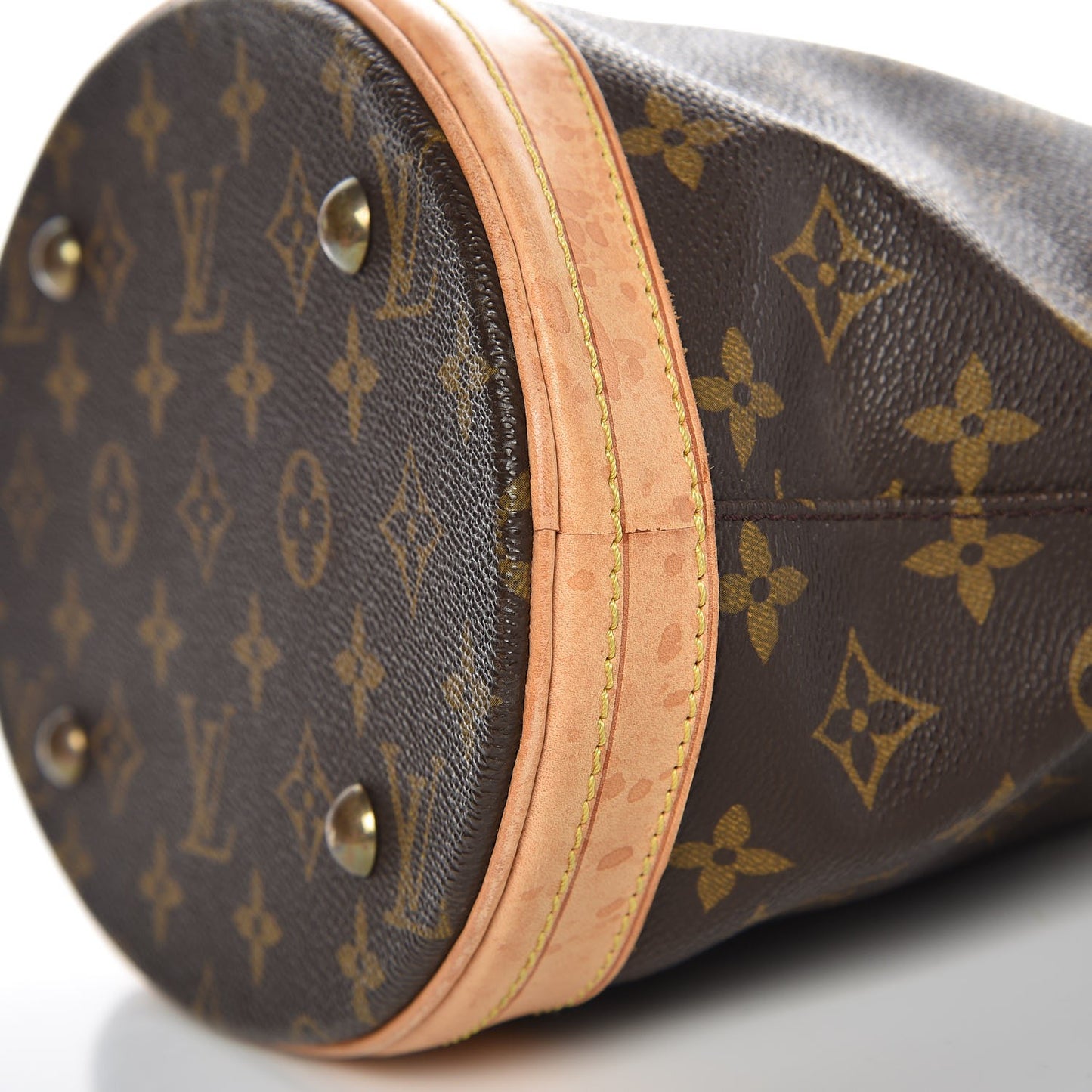 Monogram Petit Bucket 23
