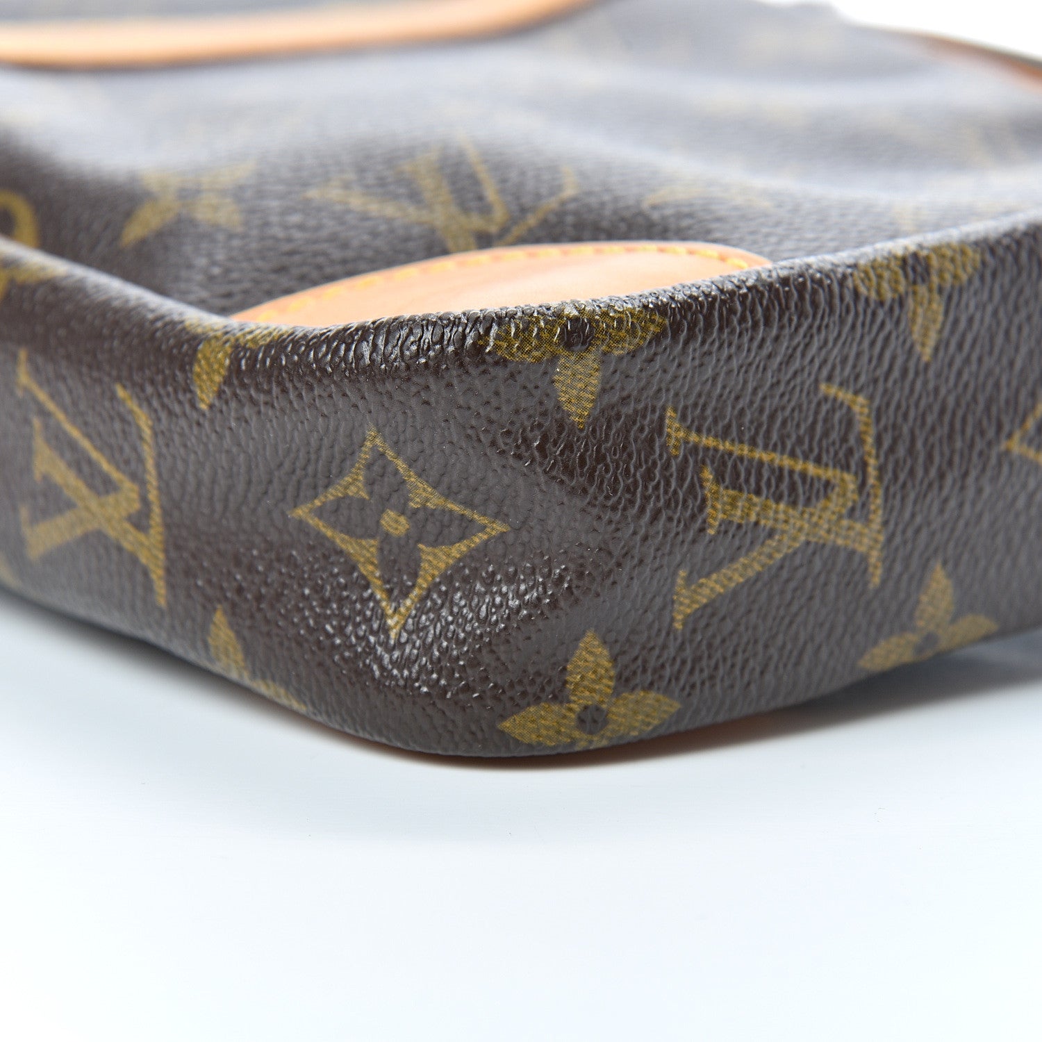 Louis Vuitton Monogram Danube 21 8 of 12