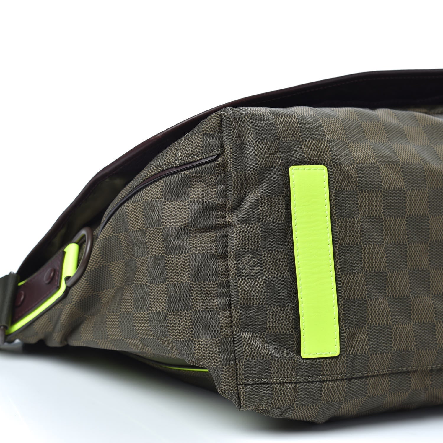 Louis Vuitton Damier Challenge Messenger Khaki 7 of 8