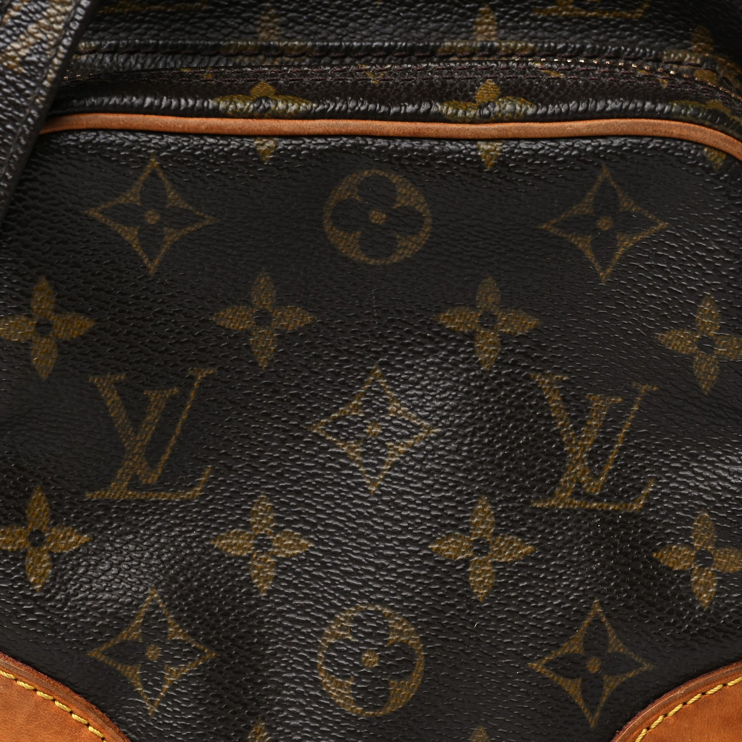 Monogram Amazone