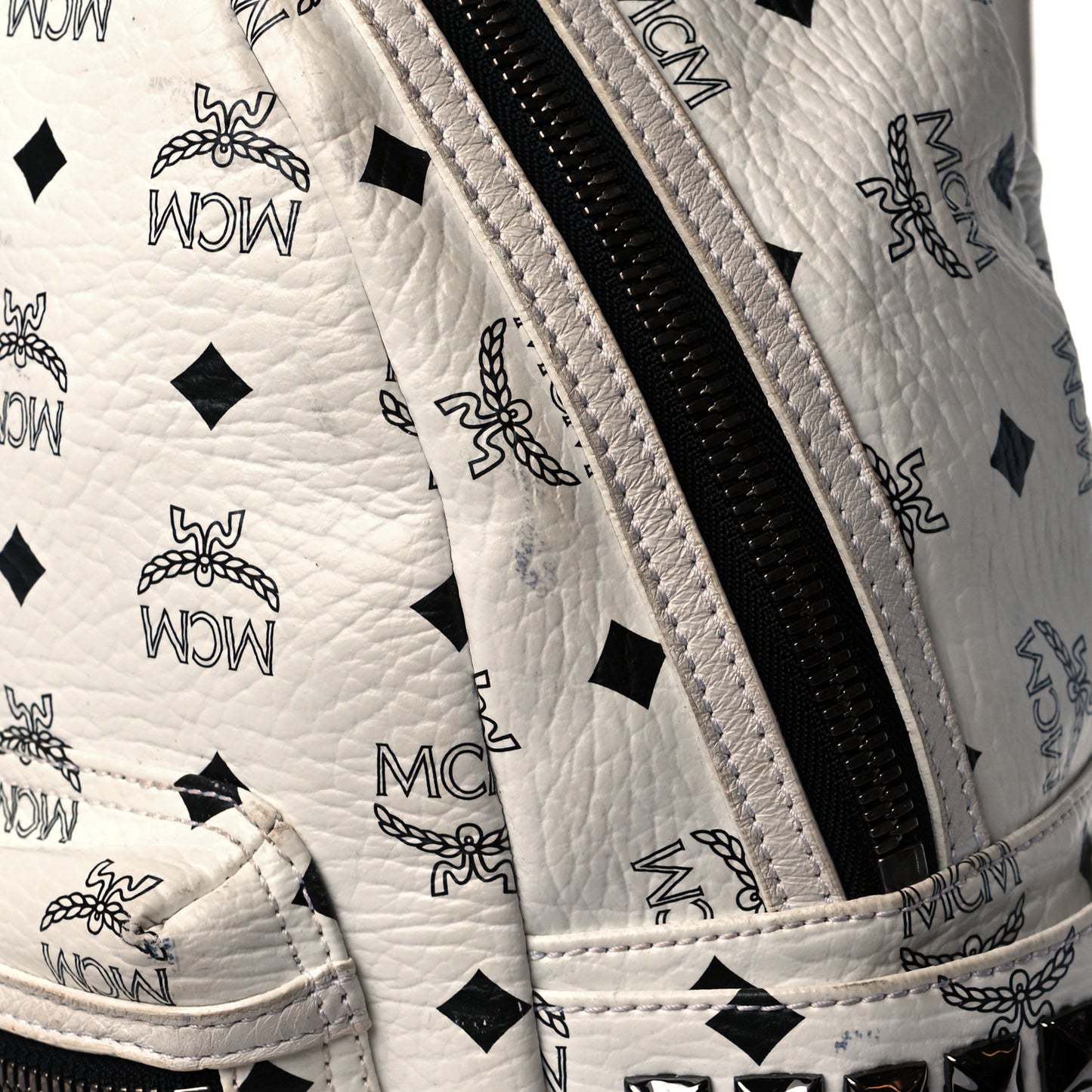 Visetos Small Side Stud Stark Backpack White