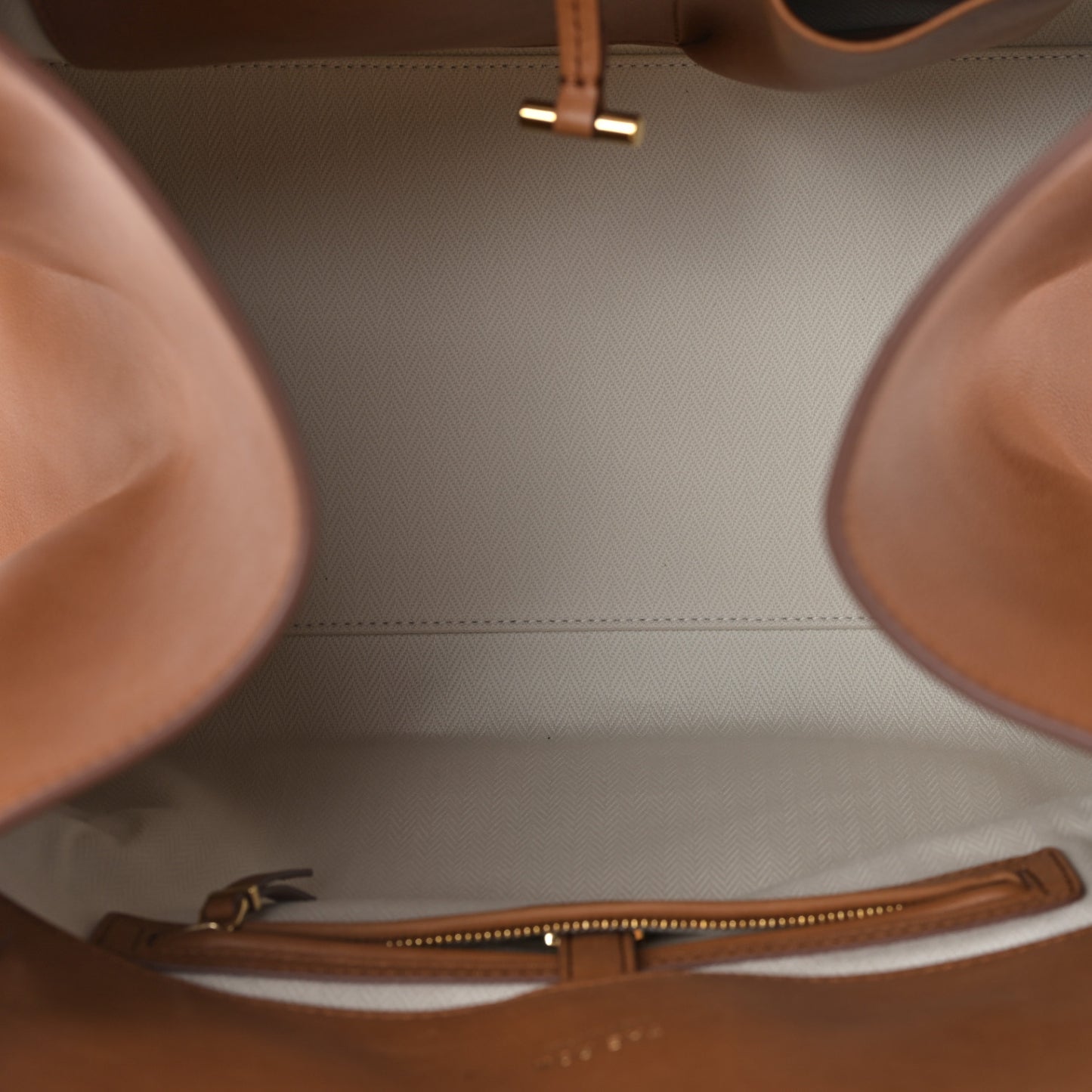 Polished Saddle Calfskin Soft Margaux 15 Cuir