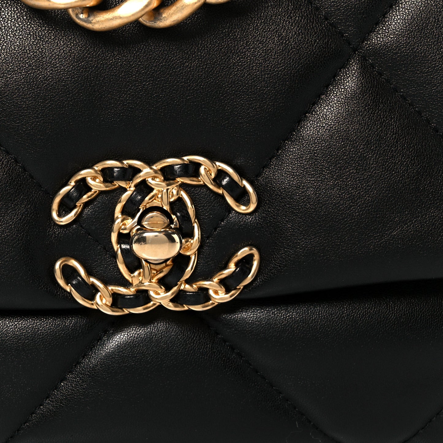 Goatskin Quilted Medium Chanel 19 Flap Black