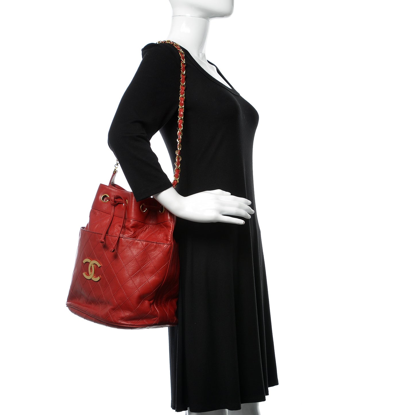 Lambskin Diamond Stitched CC Drawstring Shoulder Bag Red