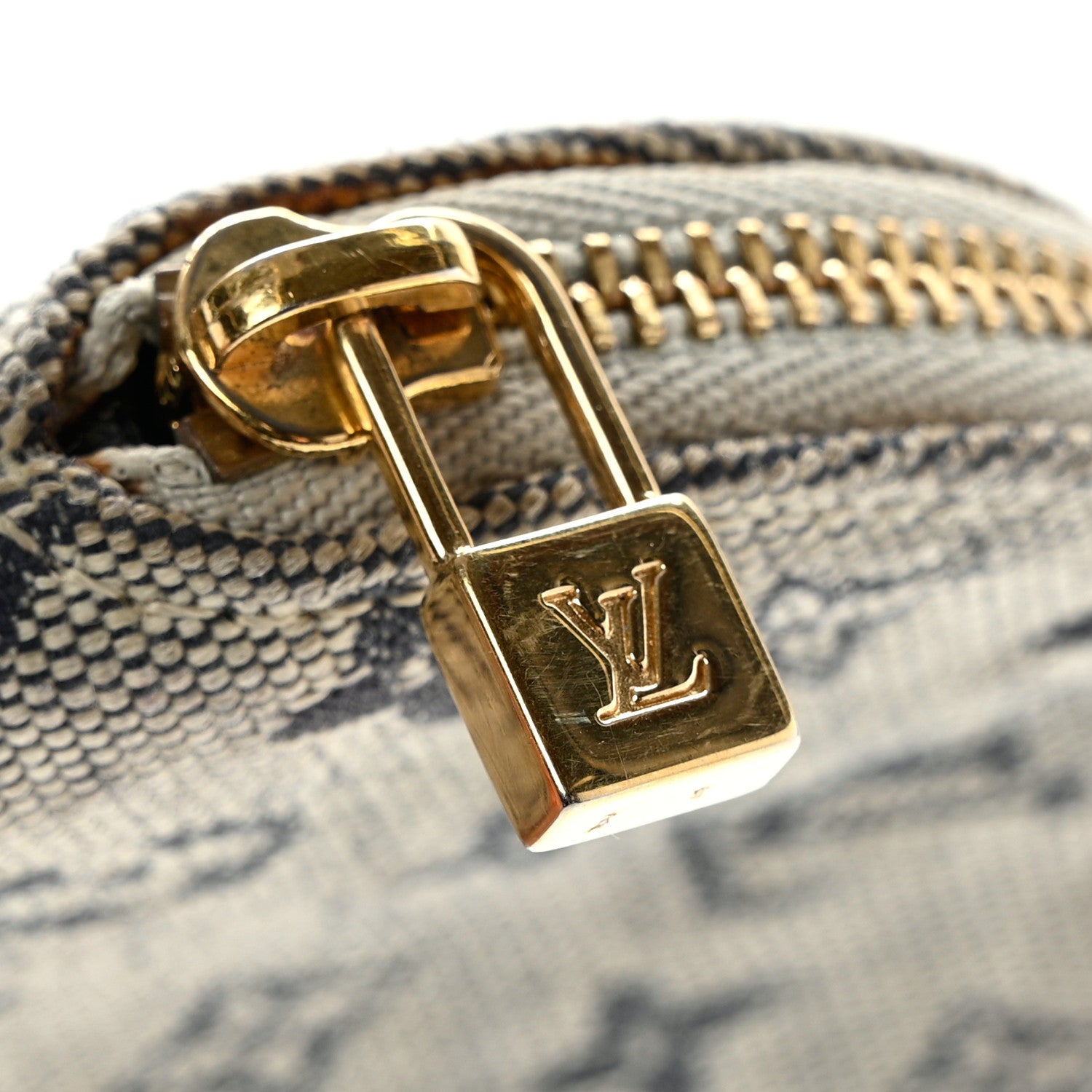 Louis Vuitton Mini Lin Croisette Round Coin Purse Blue 11 of 11