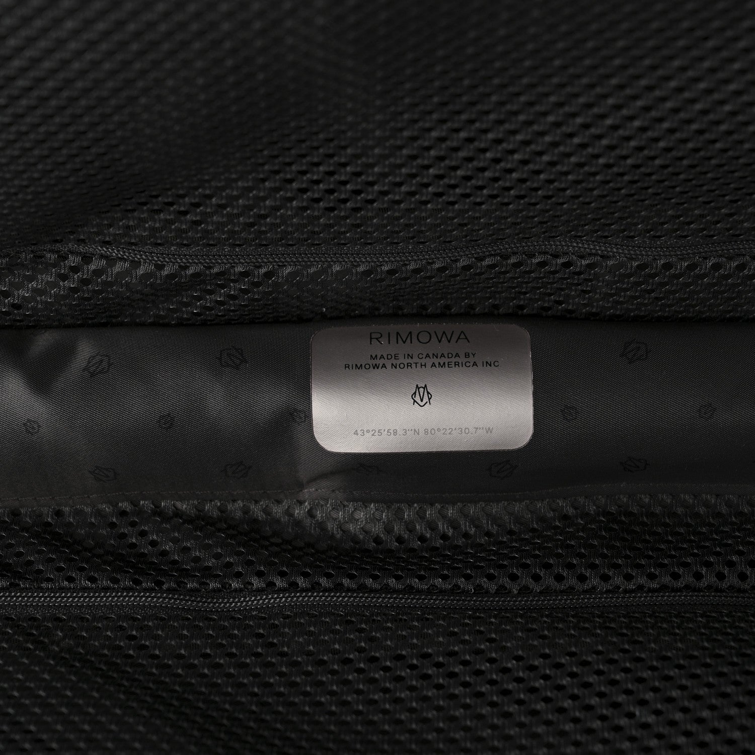 Rimowa Gloss Polycarbonate Essential Lite Check-In L Black 5 of 10