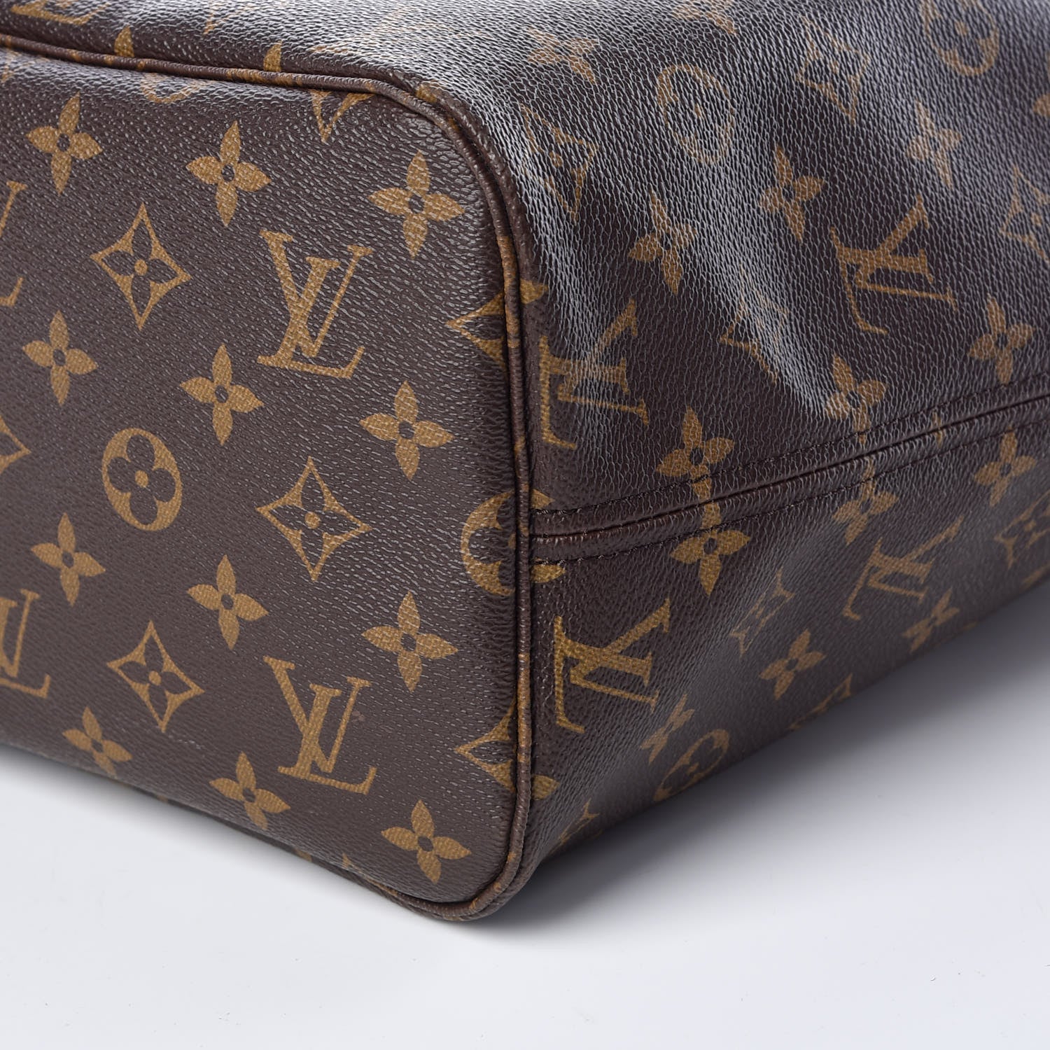 Louis Vuitton Monogram Neverfull MM 10 of 10