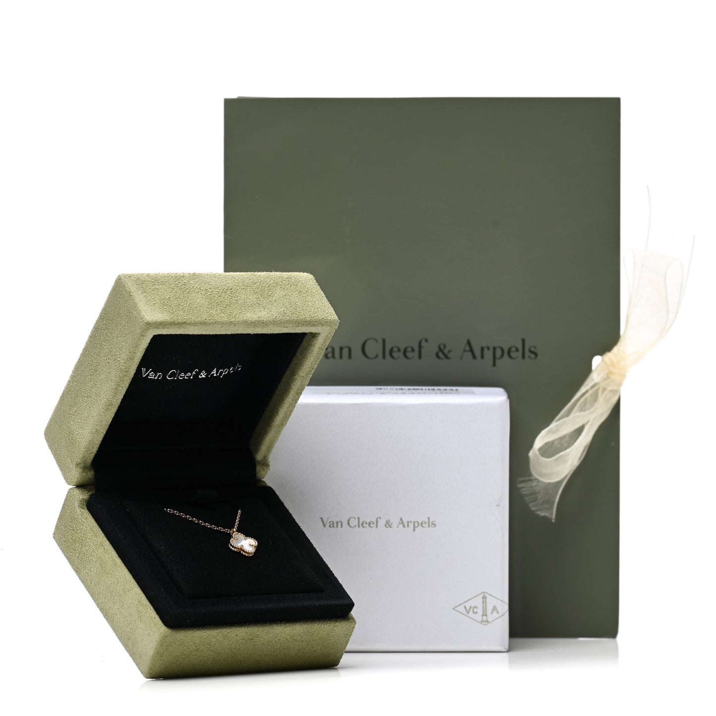 18K Yellow Gold Mother of Pearl Sweet Alhambra Pendant Necklace