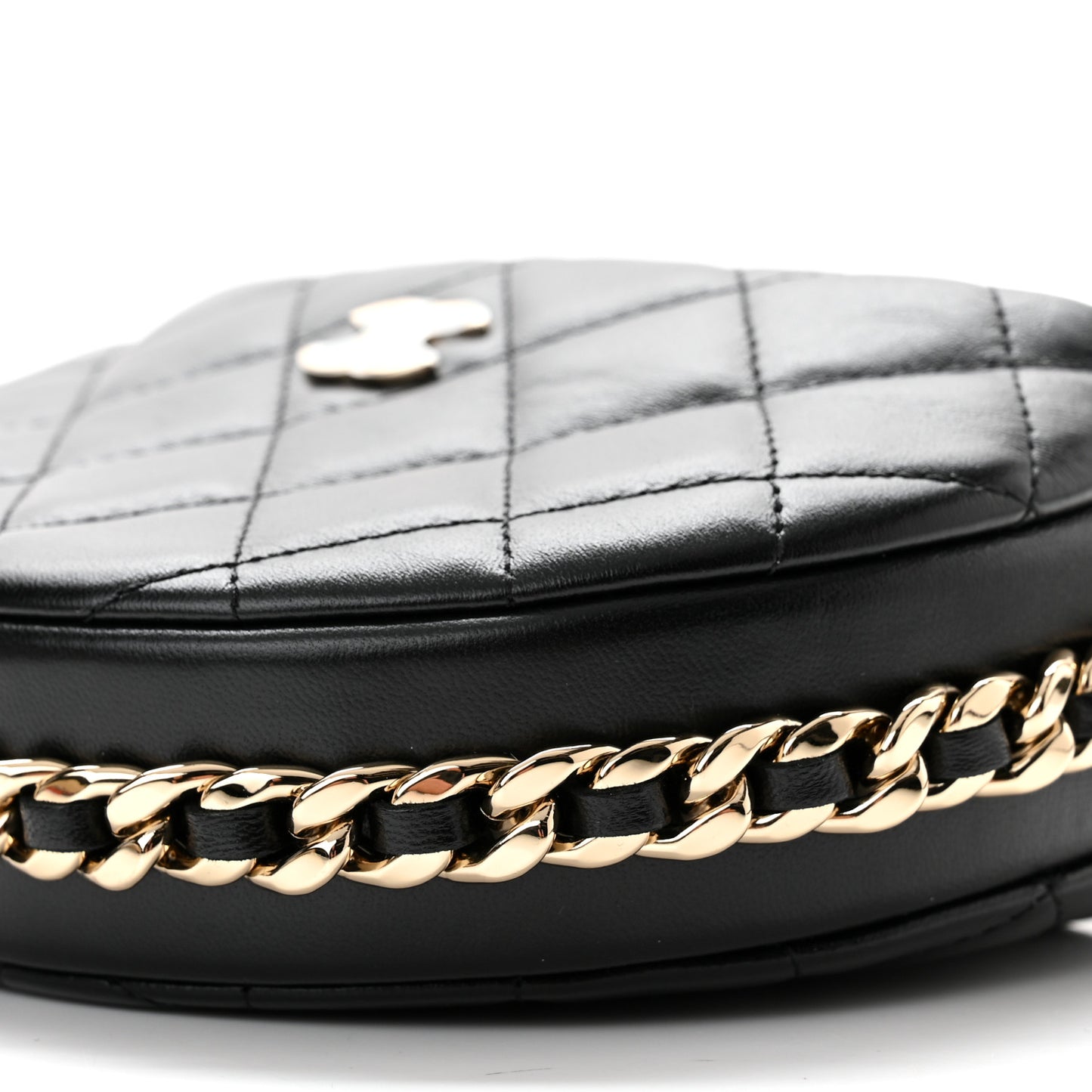 Quilted Chain Around Pouch Black
