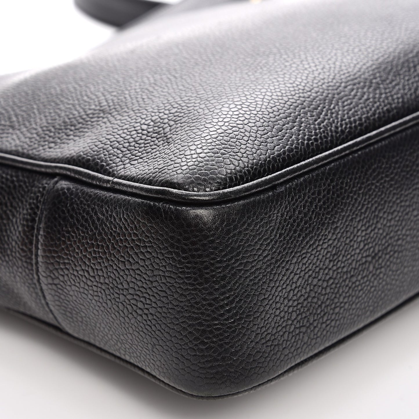 Caviar CC Shoulder Bag Black