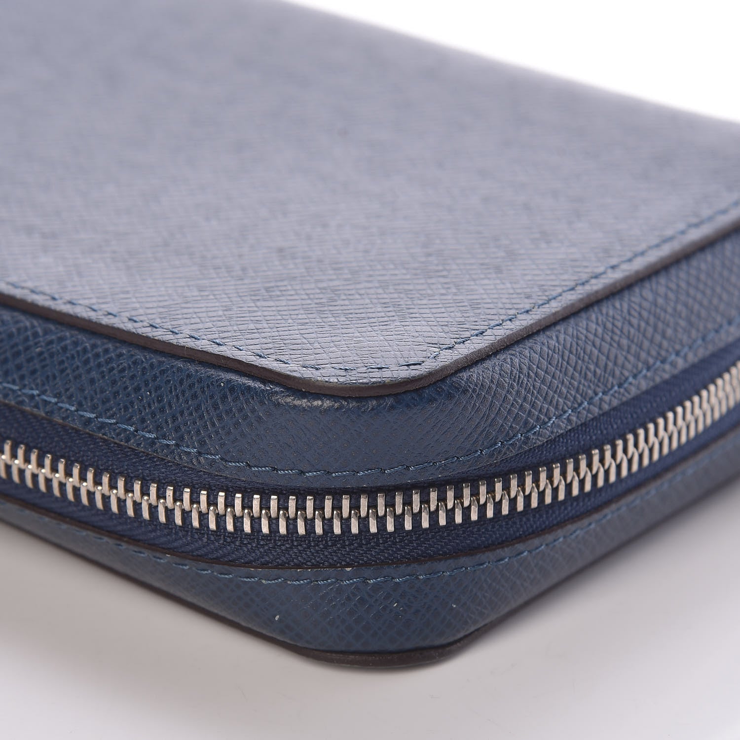 Louis Vuitton Taiga Zippy XL Wallet Ocean 15 of 16