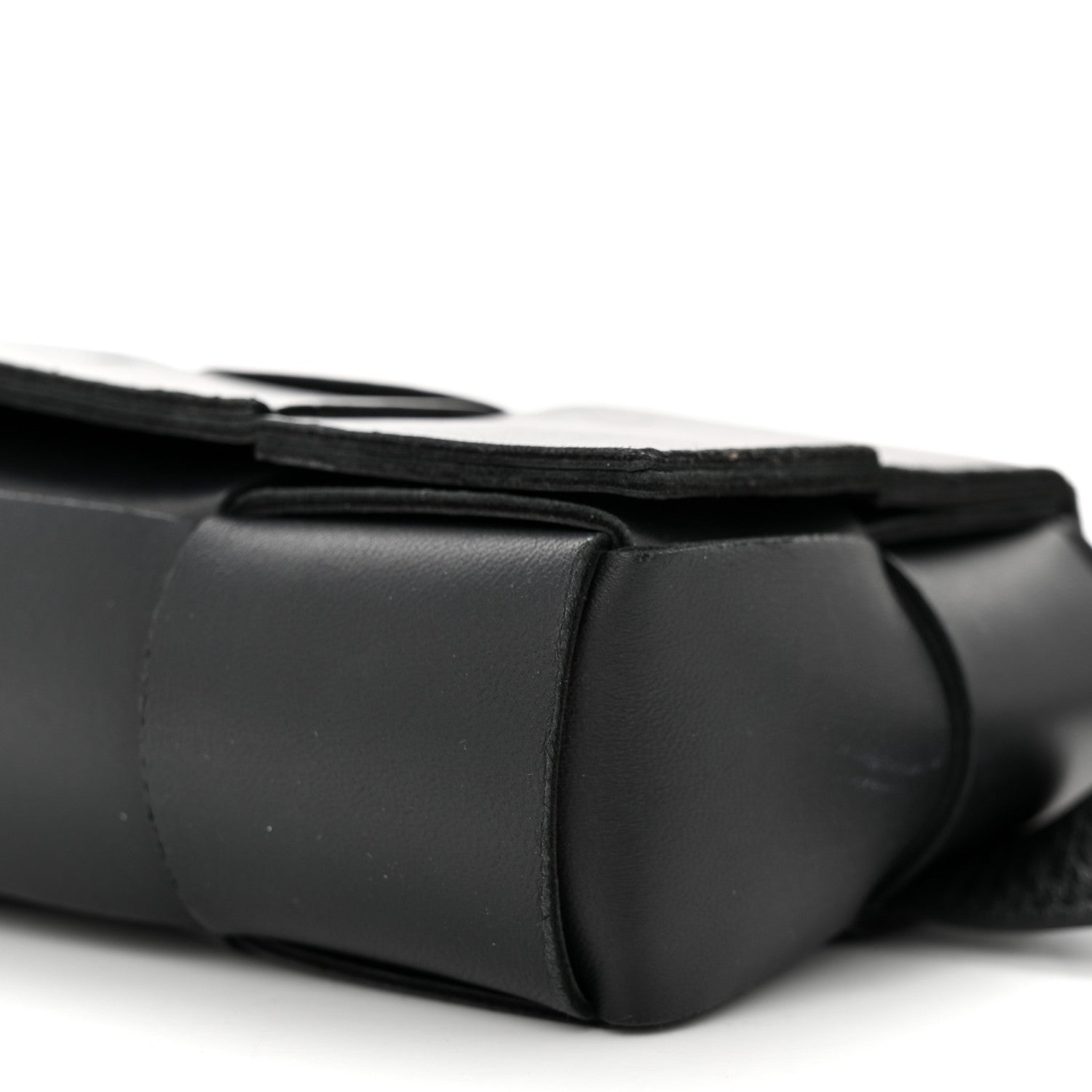 Bottega Veneta Nappa Maxi Intreccio The Belt Cassette Bag Black 10 of 11