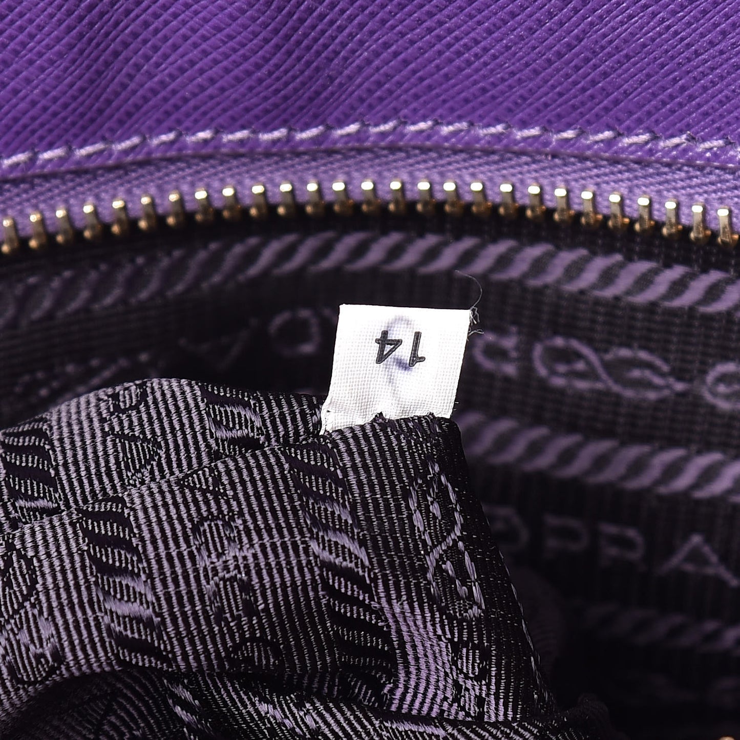 Saffiano Medium Galleria Double Zip Tote Viola
