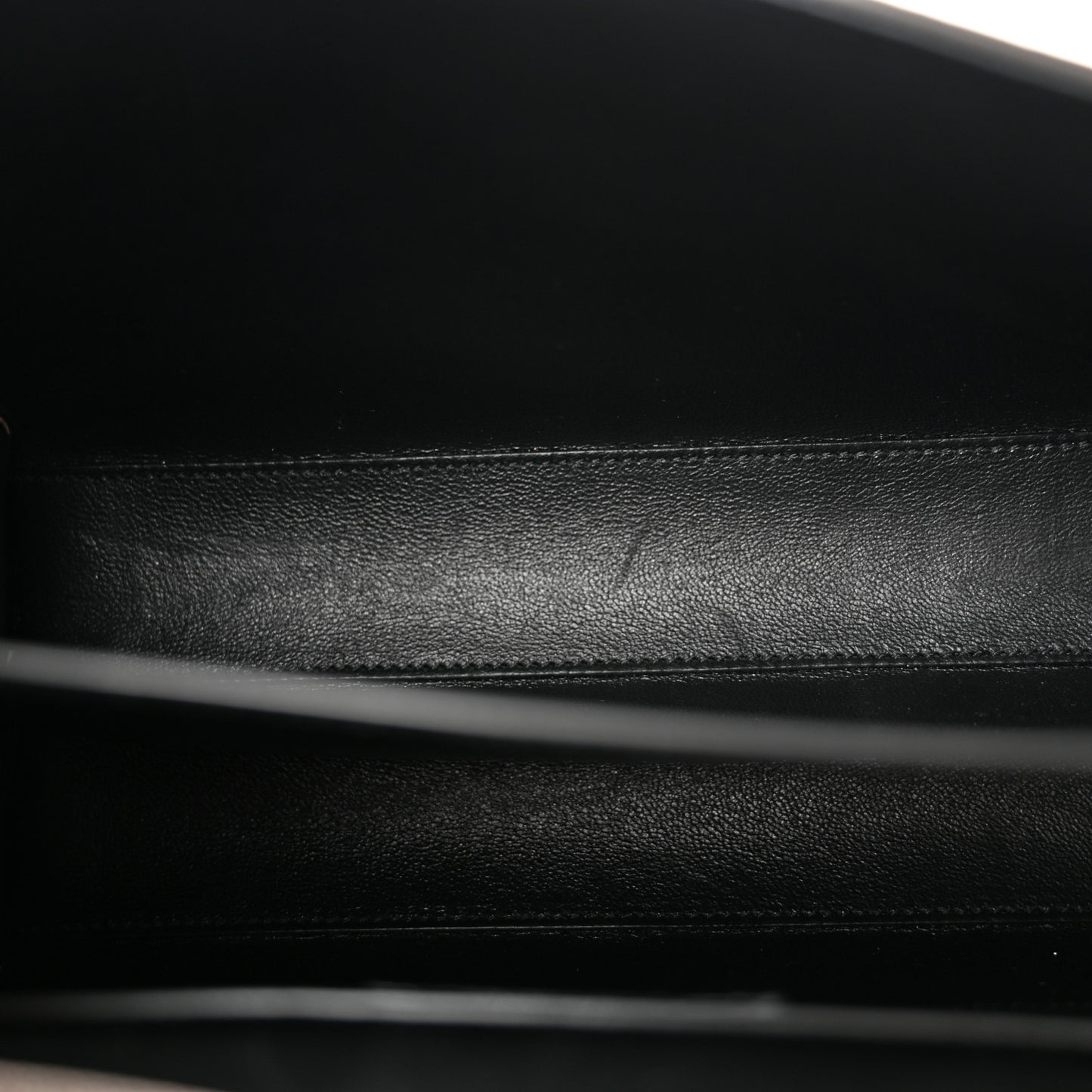 Grain de Poudre Medium Classic Monogram Cassandra Top Handle Earth