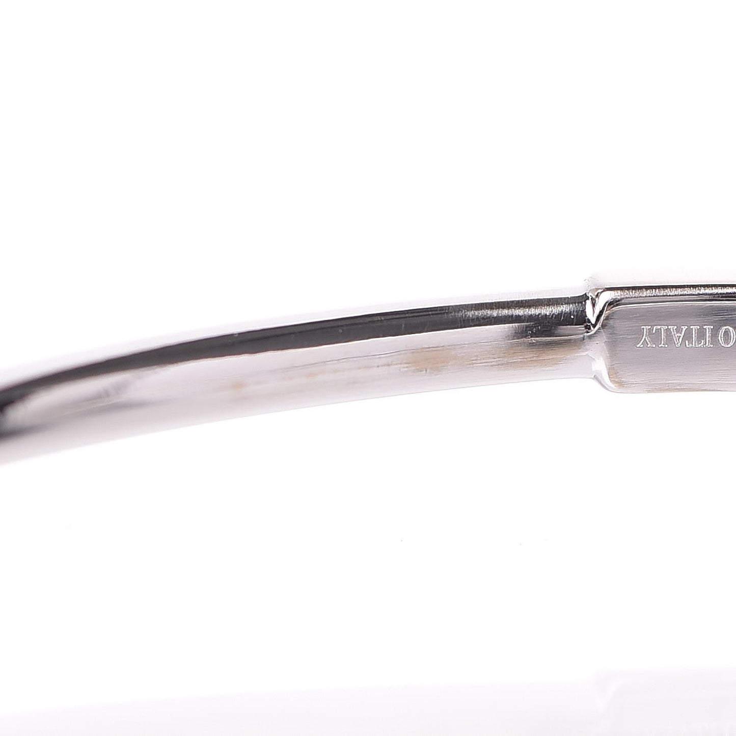 18K White Gold Diamond T Wire Bracelet