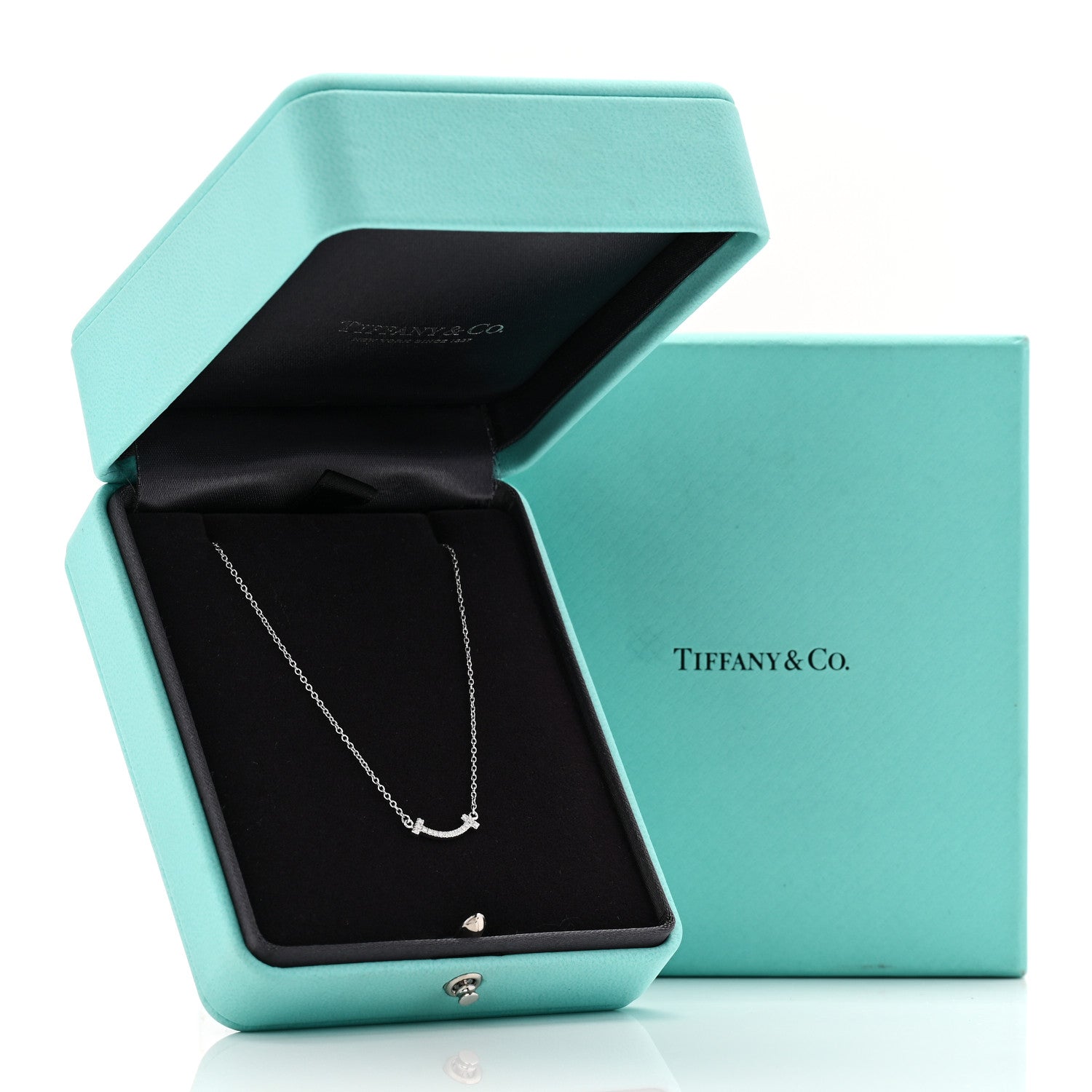 スマイルT  フィリップ Tiffany 18K White Gold Diamond Mini T Smile Pendant Necklace