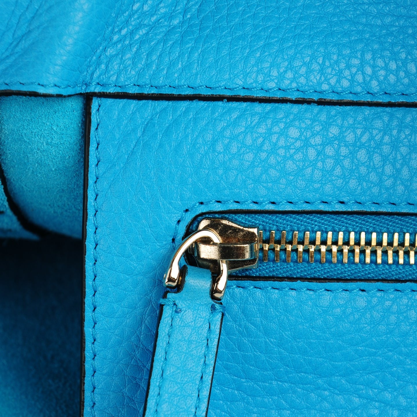 Pebbled Calfskin Medium Rockstud Tote Parrot