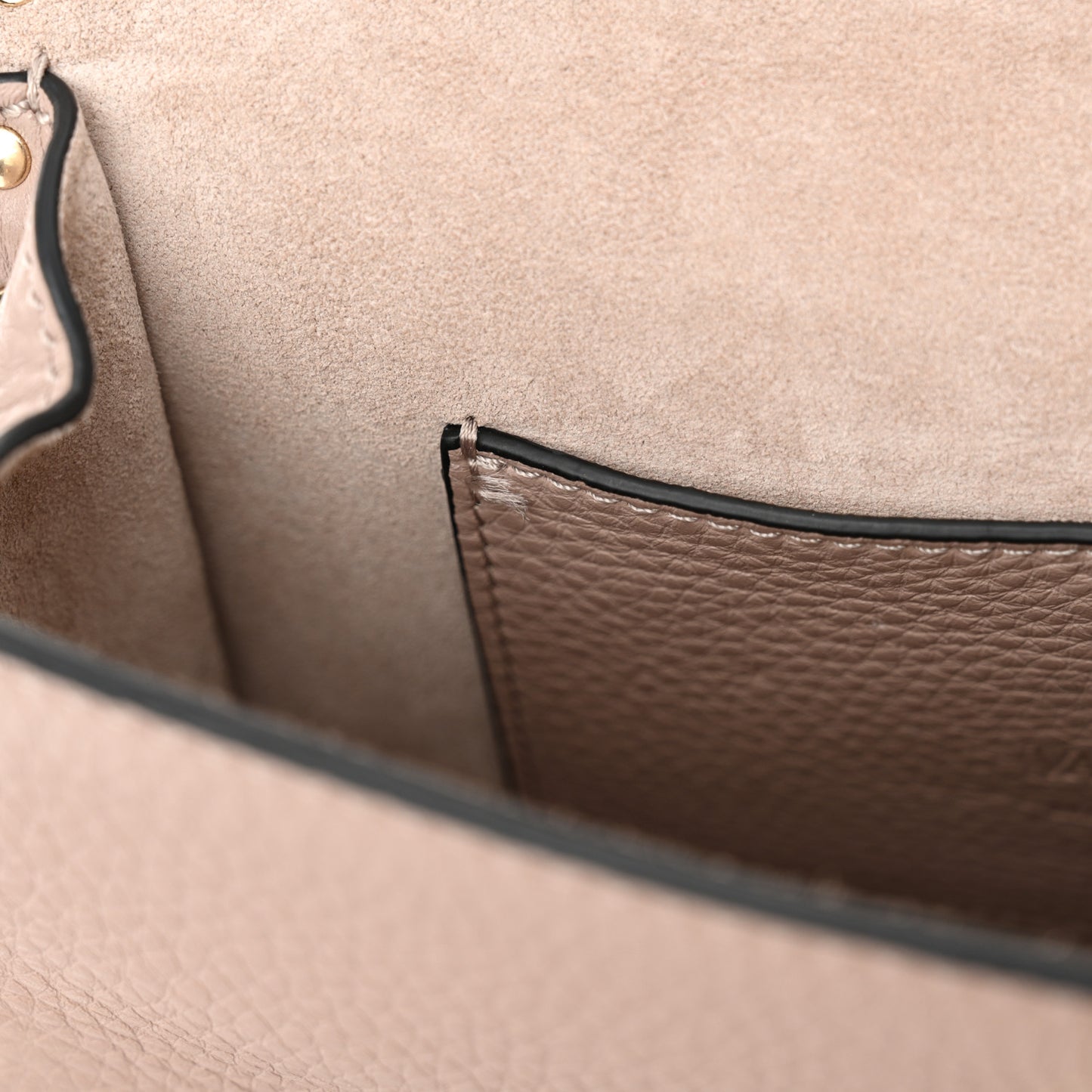 Pebbled Calfskin Medium Rockstud Flip Lock Crossbody Bag Poudre