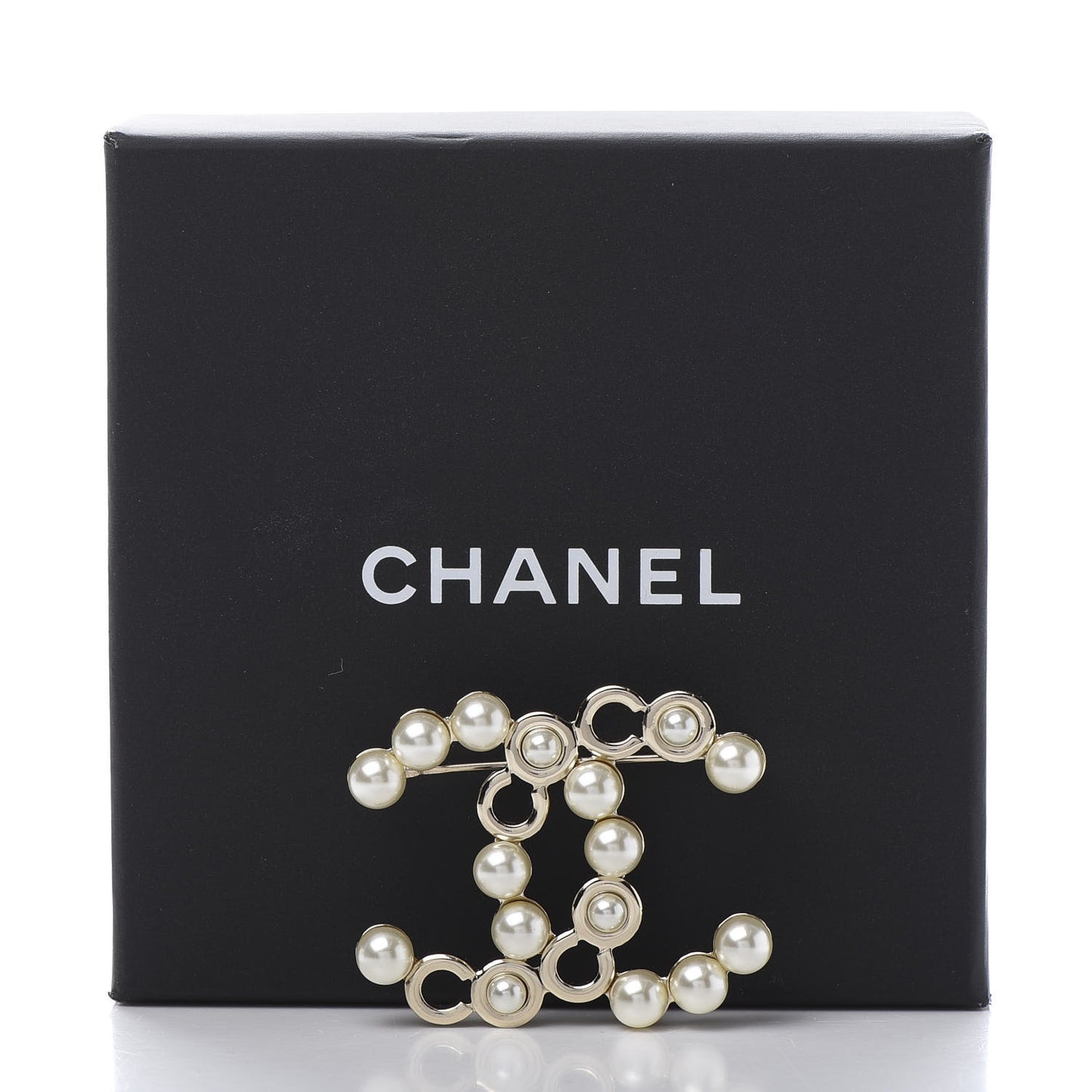 Pearl Coco CC Brooch Gold