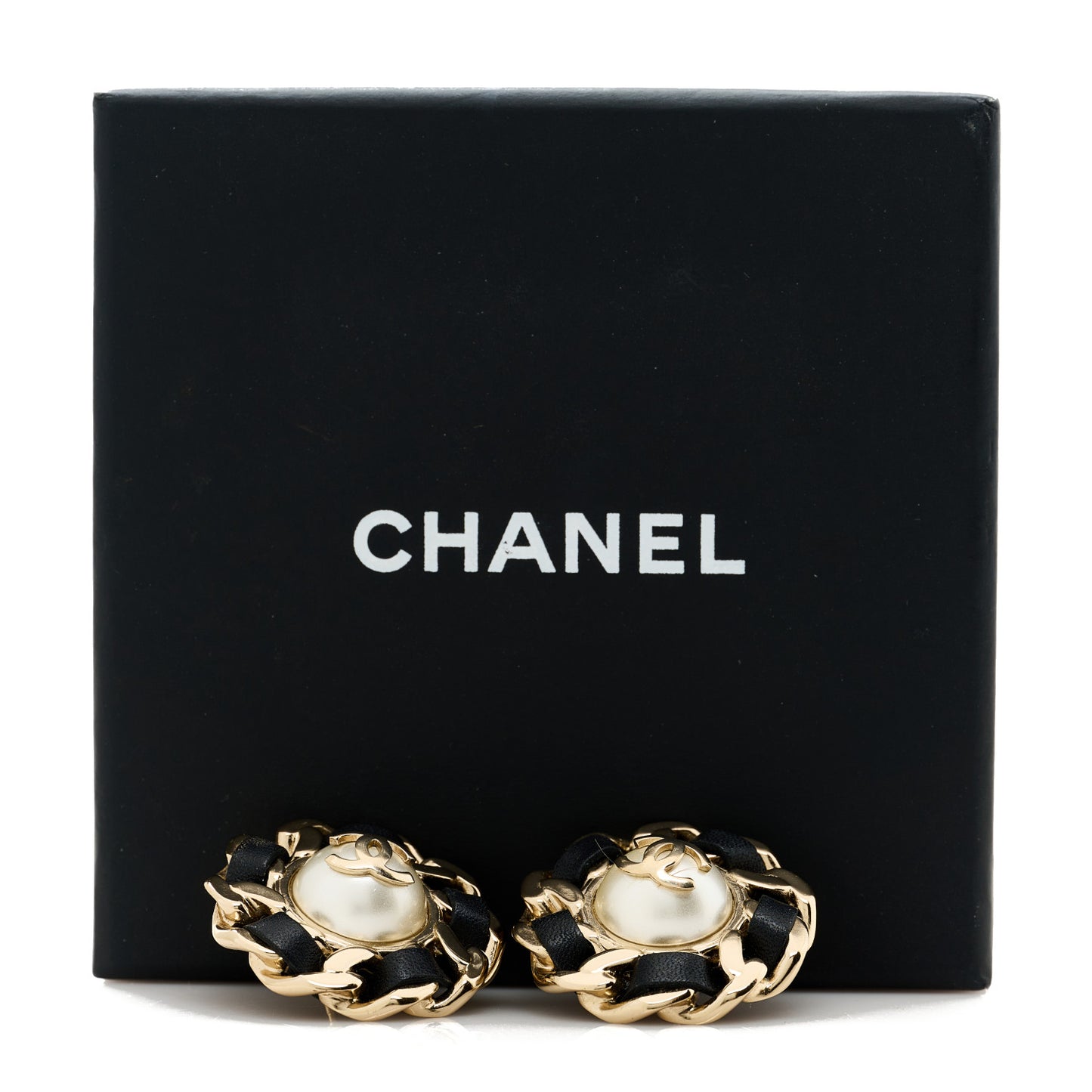 Pearl Lambskin Chain Around CC Earrings Gold