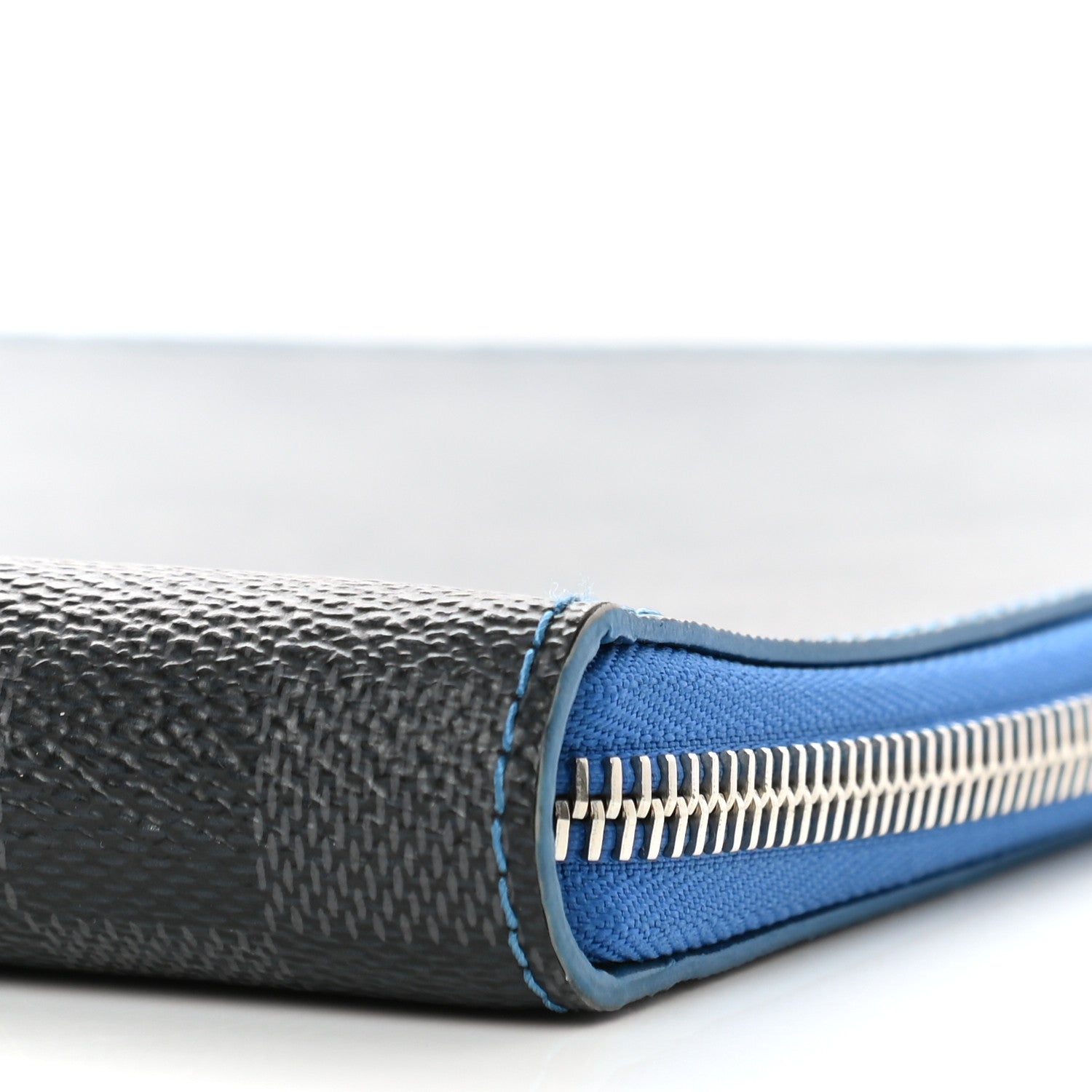 Louis Vuitton Damier Graphite Pochette Jour GM Bleu 9 of 9