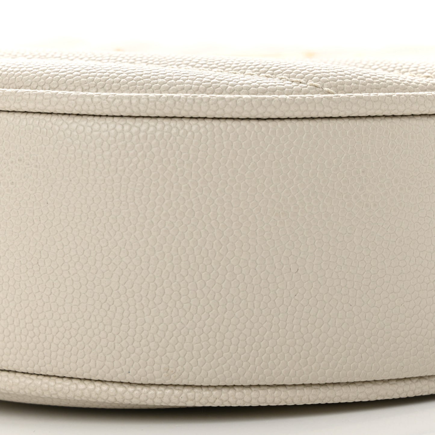 Grain De Poudre Matelasse Chevron Quilted Round Vinyle Camera Bag Crema Soft