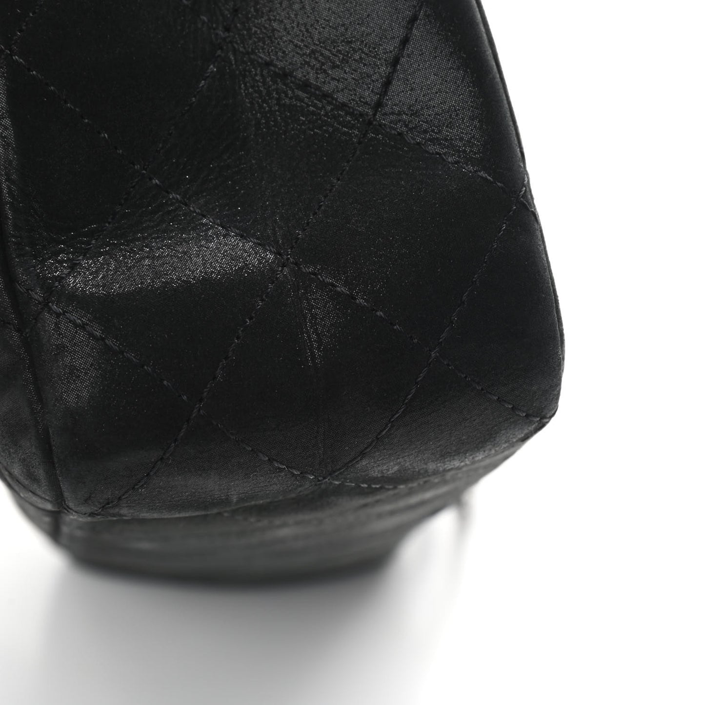 Iridescent Calfskin Quilted 2.55 Reissue 227 Flap Black