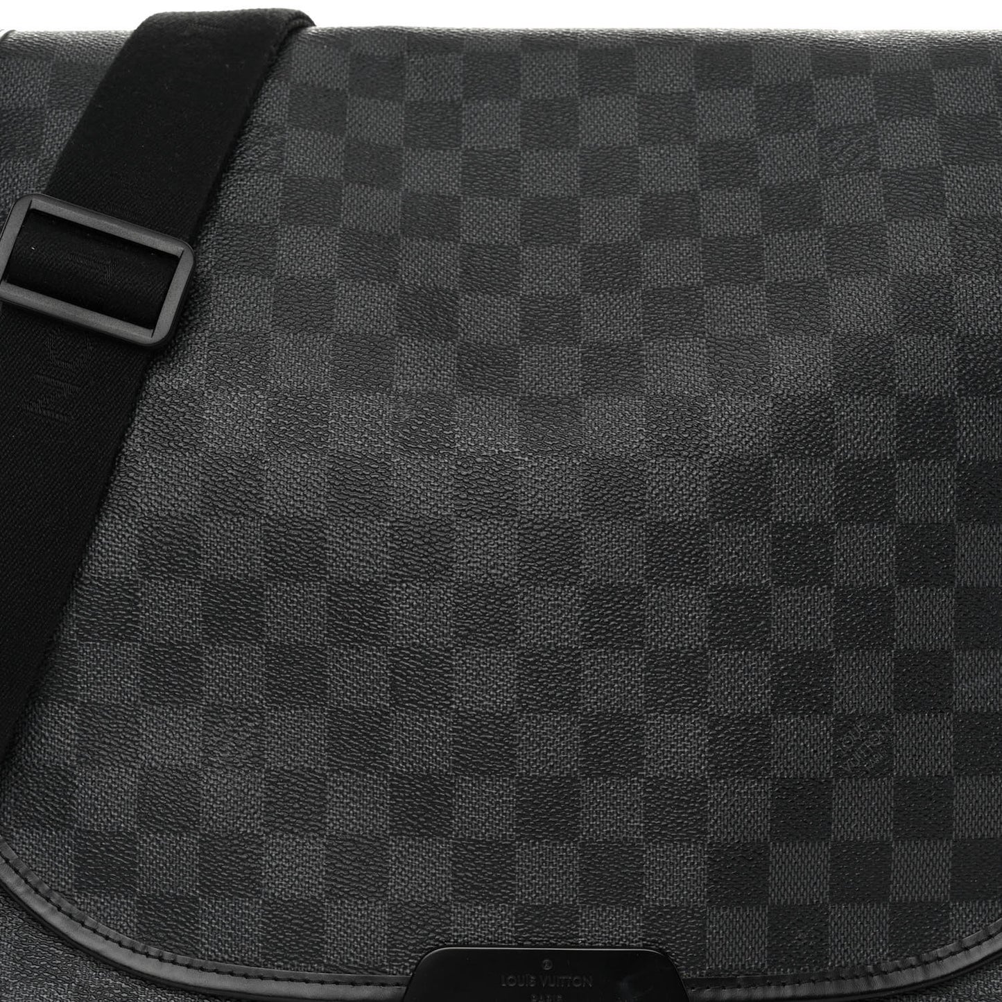 LOUIS VUITTON Damier Graphite Daniel MM