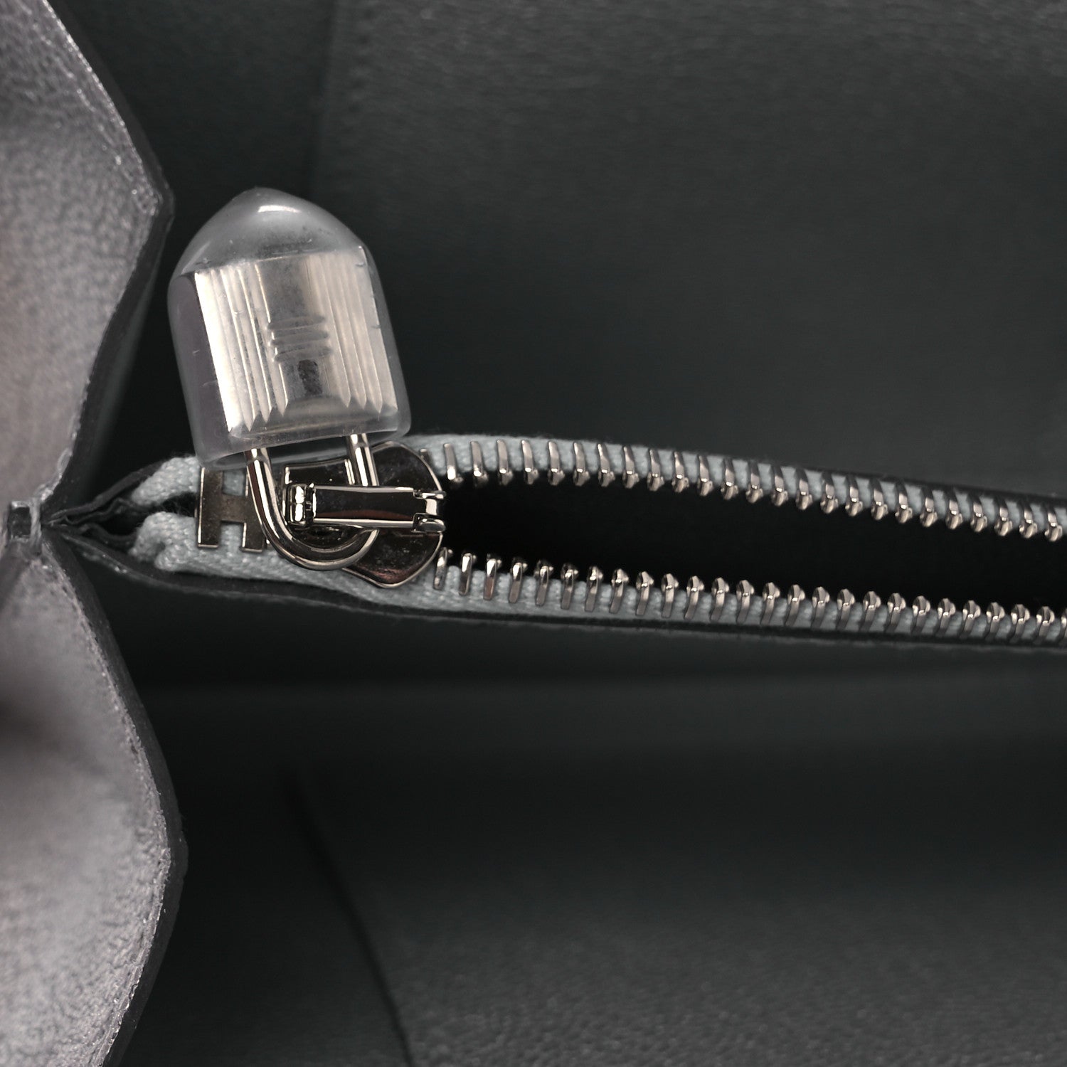 Hermes Metallic Chevre Chamkilight Kelly Wallet To Go Argent 22 of 25