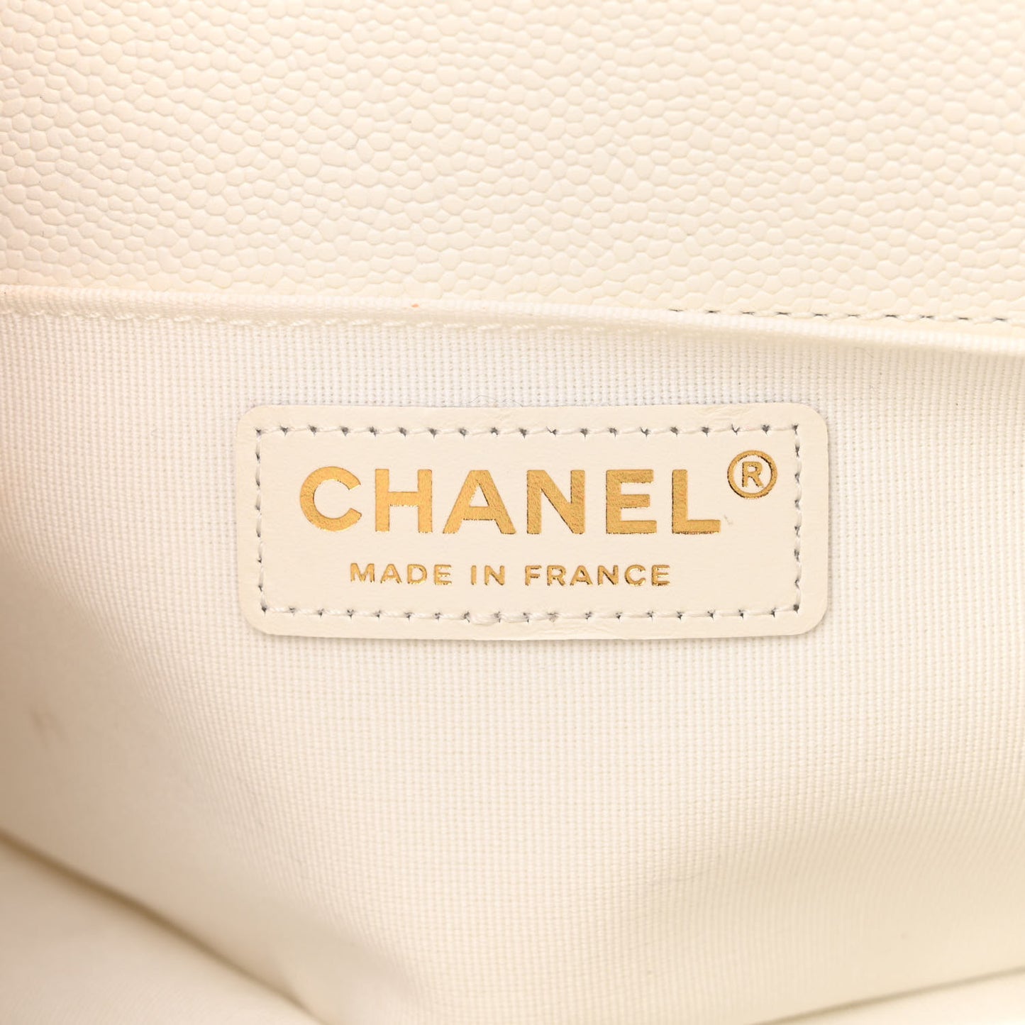 Caviar Quilted Medium Boy Flap White