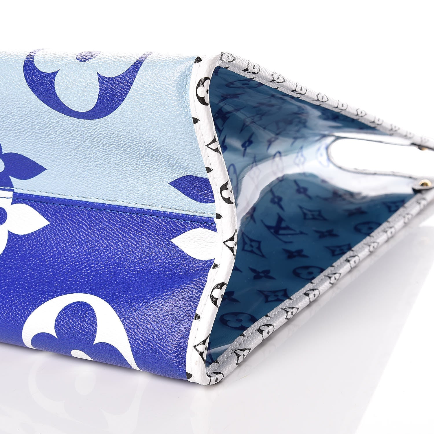 Louis Vuitton Monogram Giant Hawaii Onthego Blue 11 of 12