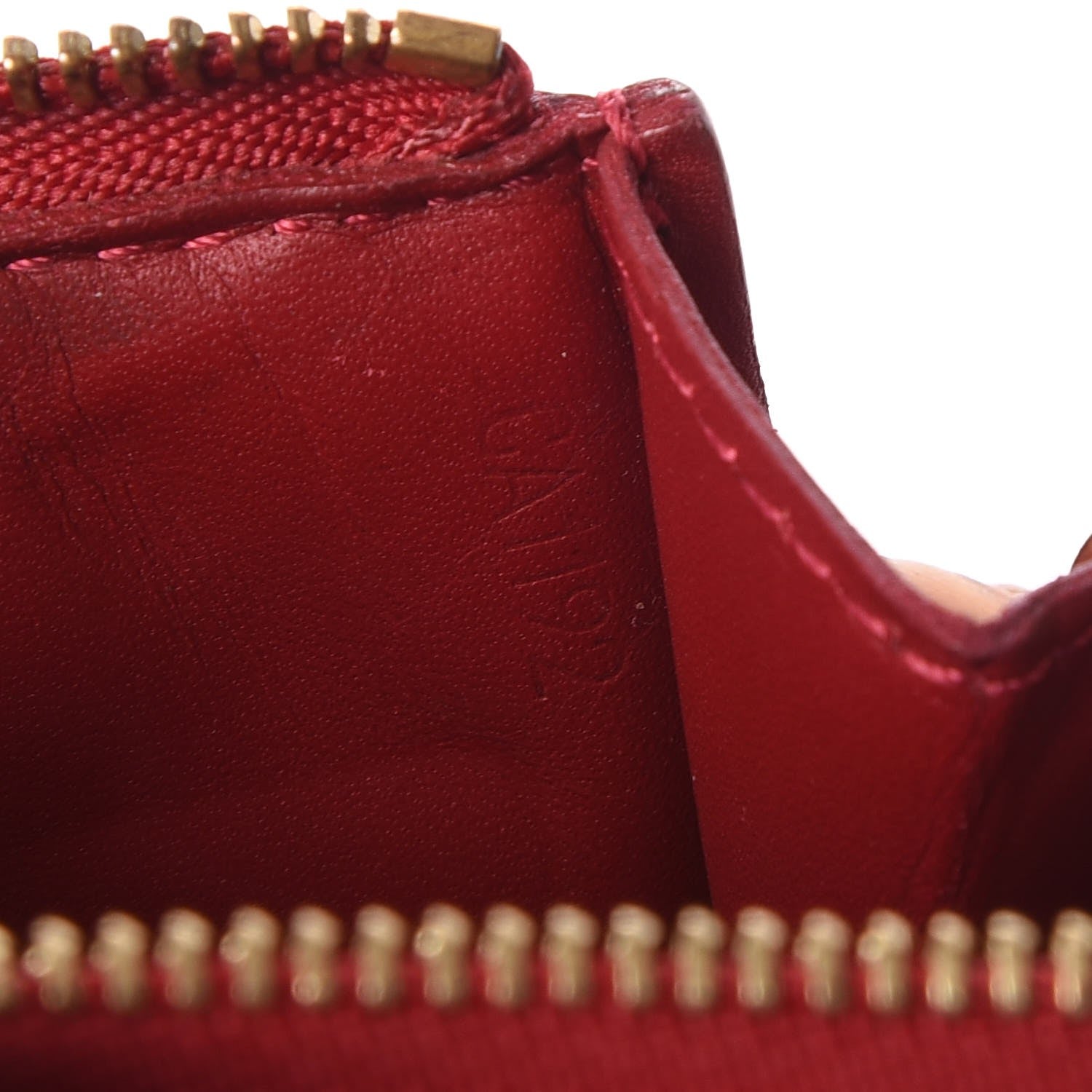 Louis Vuitton Vernis Key Pouch Pomme D'Amour 7 of 7