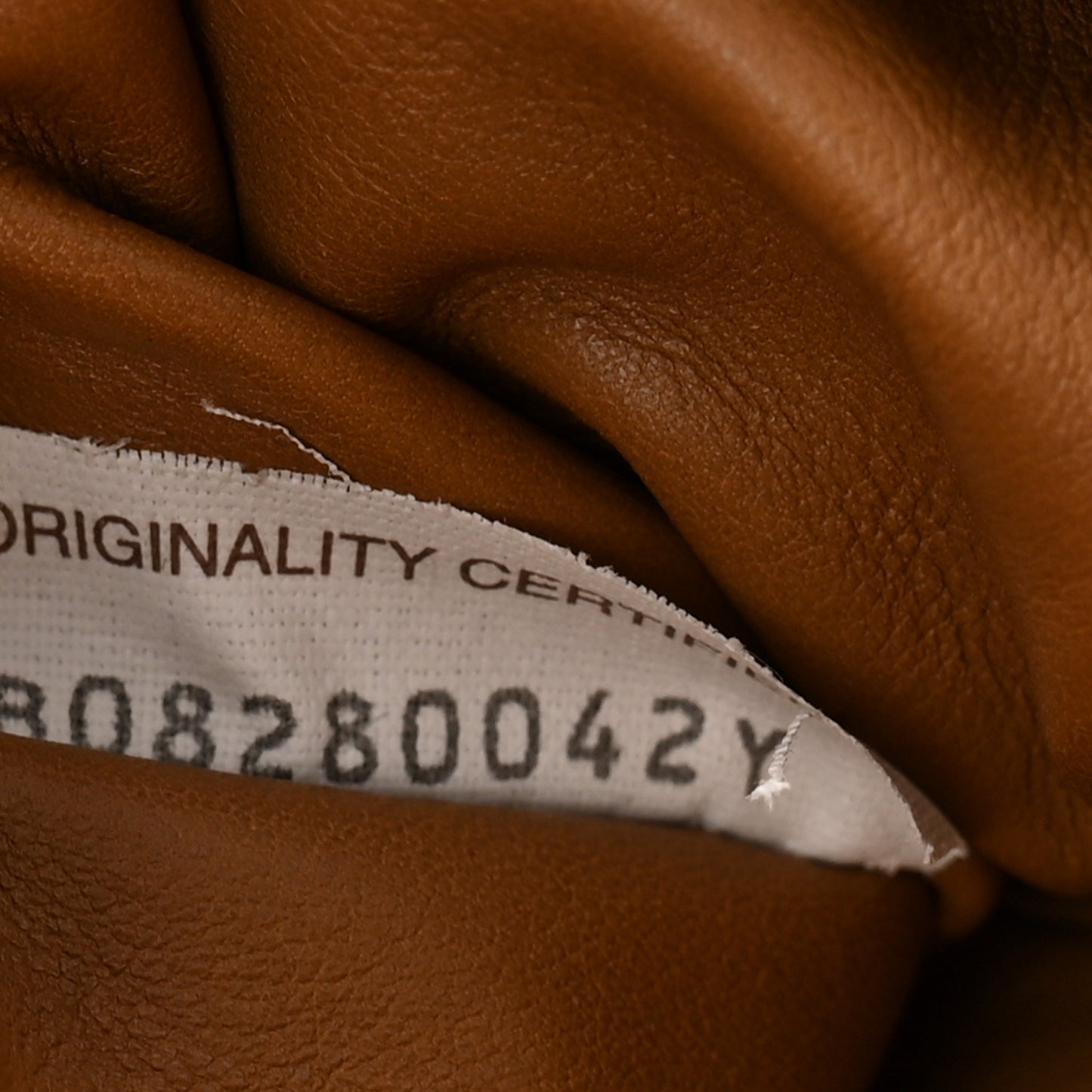 Smooth Butter Calf The Pouch Oversized Cammello