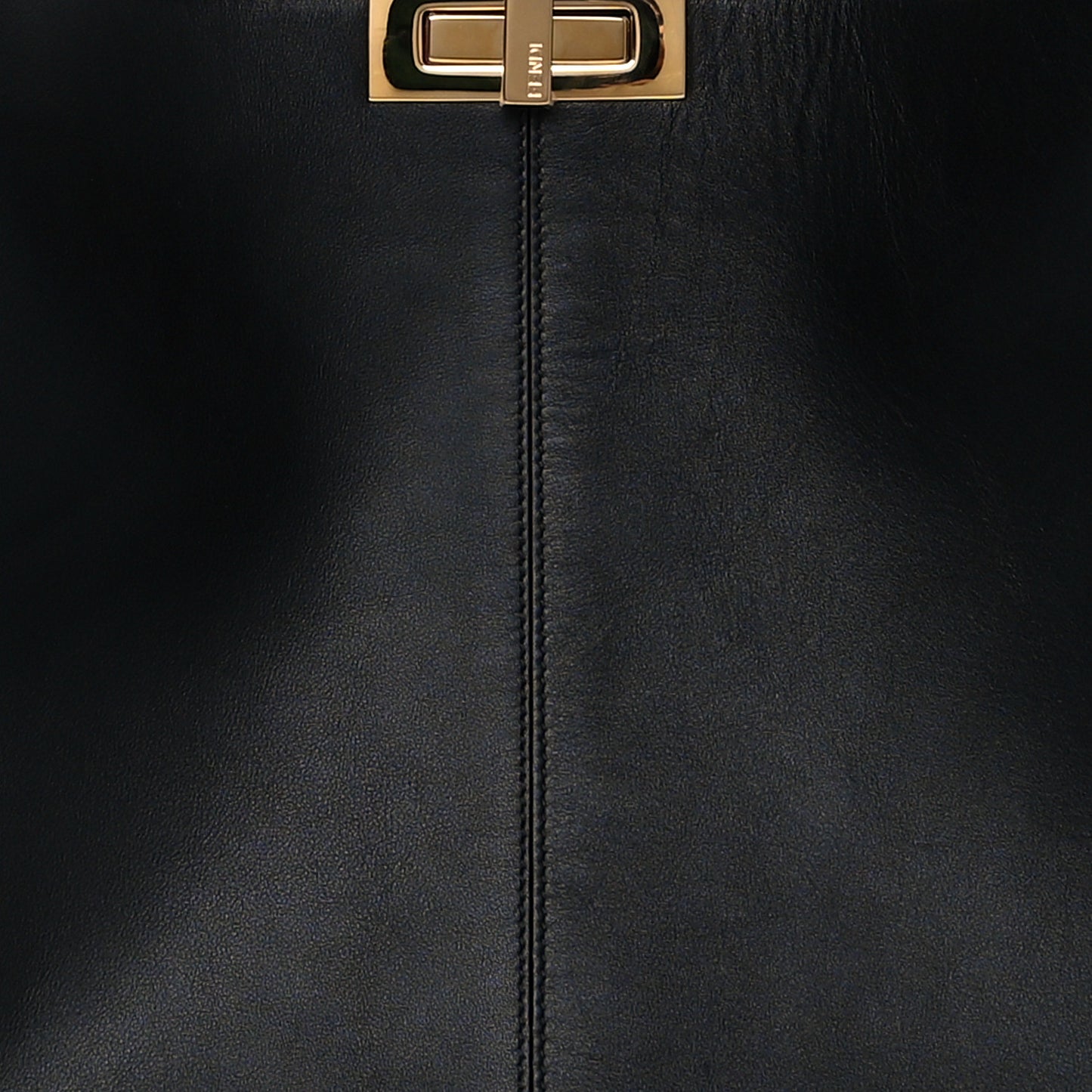 Vitello Seta Century Large Peekaboo X-Lite Black Fragola