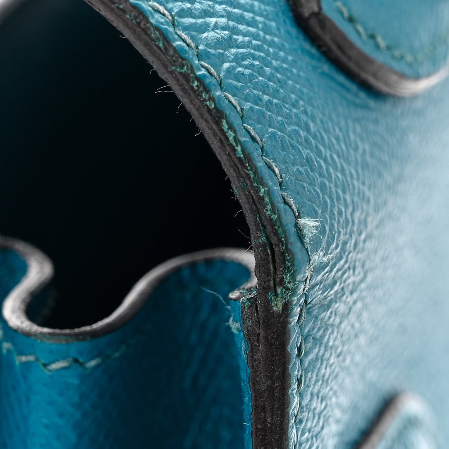 Epsom Kelly Sellier 32 Bleu Izmir