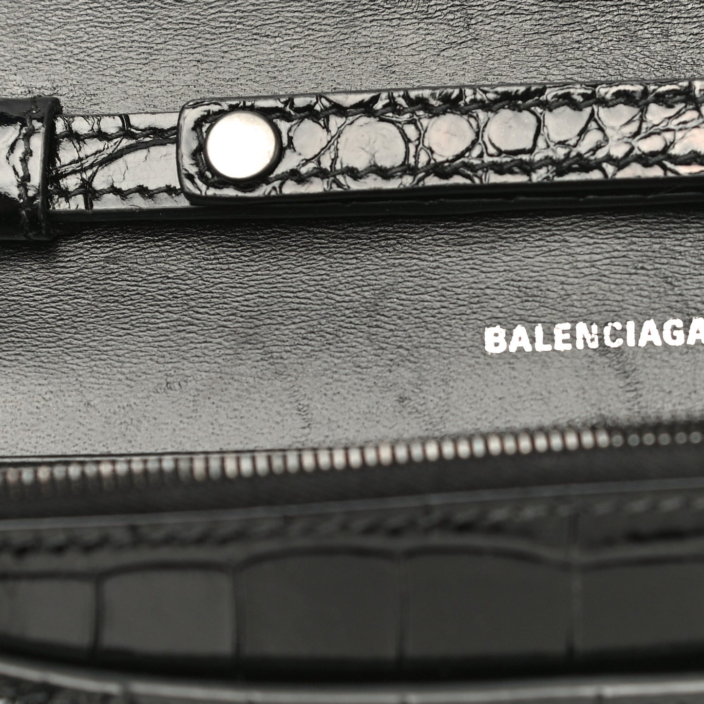 Shiny Calfskin Monochrome Crocodile Embossed Hourglass Chain Bag Black