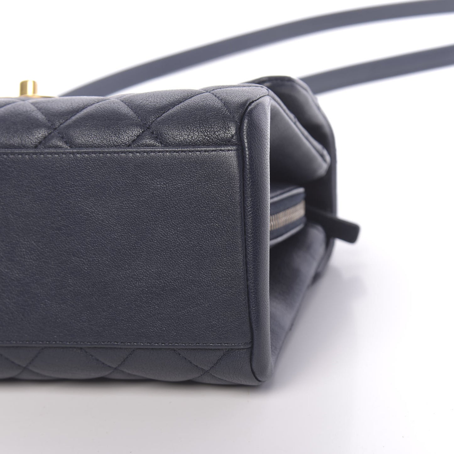 Shiny Sheepskin Quilted Small Trapezio Flap Navy