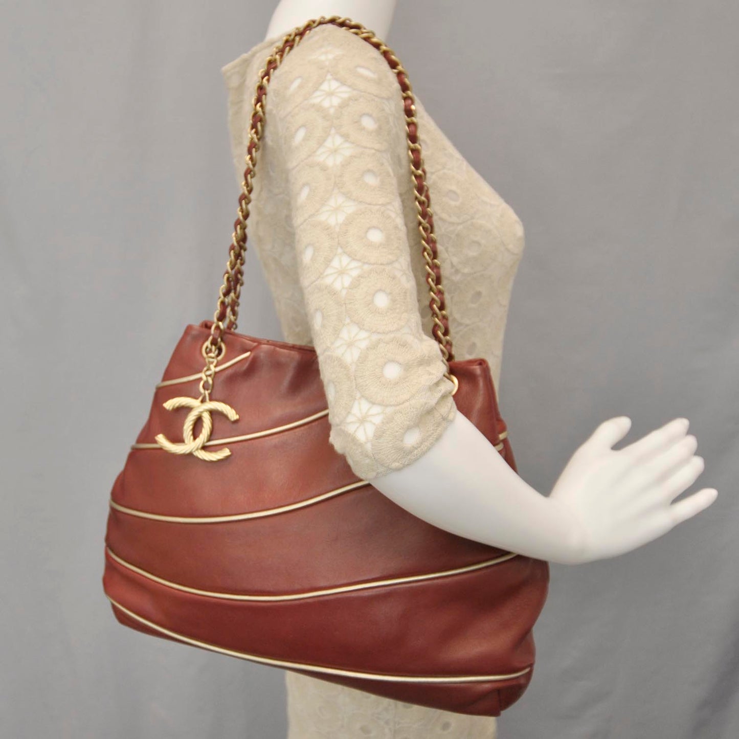 Lambskin Constructivism Tote Red