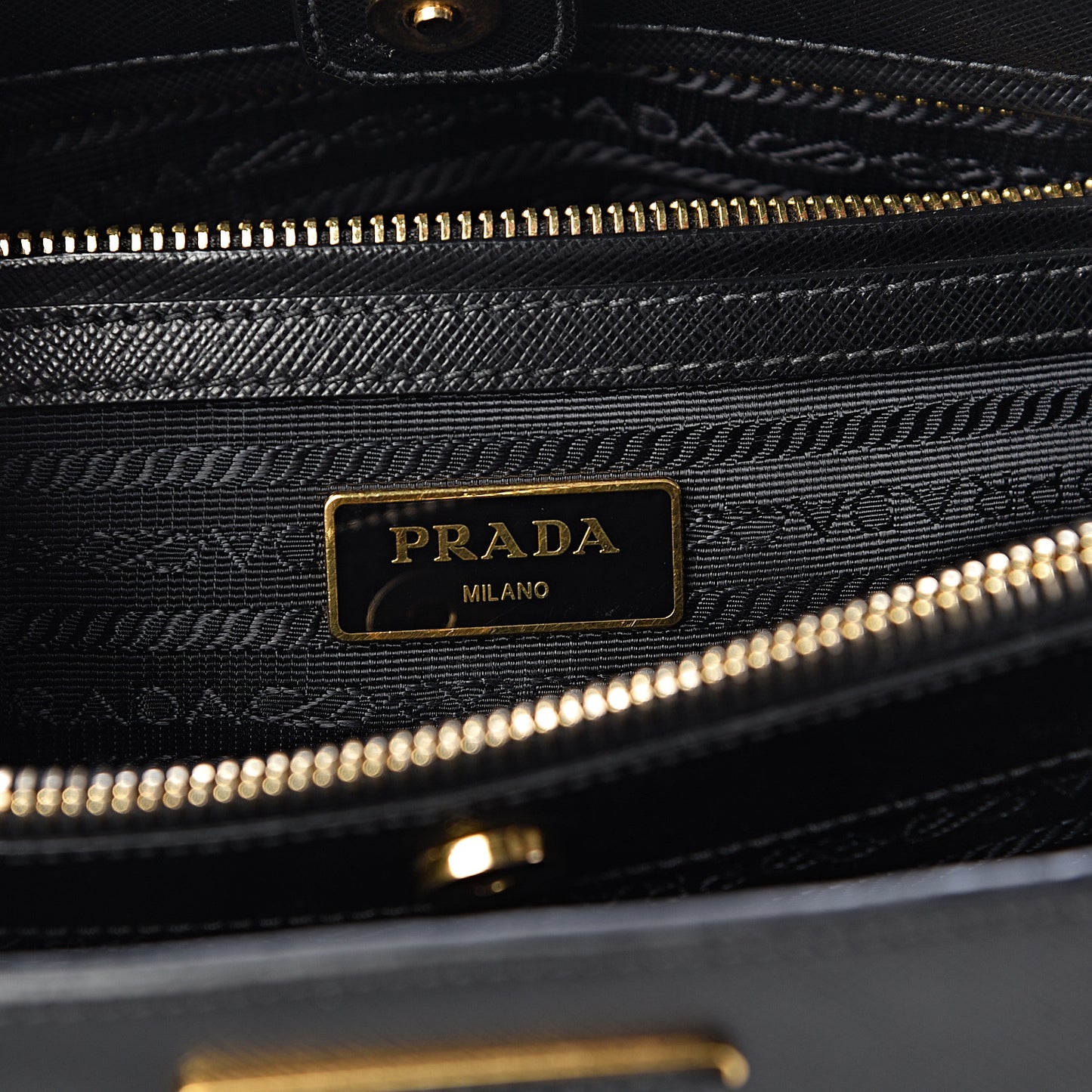 Saffiano Lux Medium Tote Black