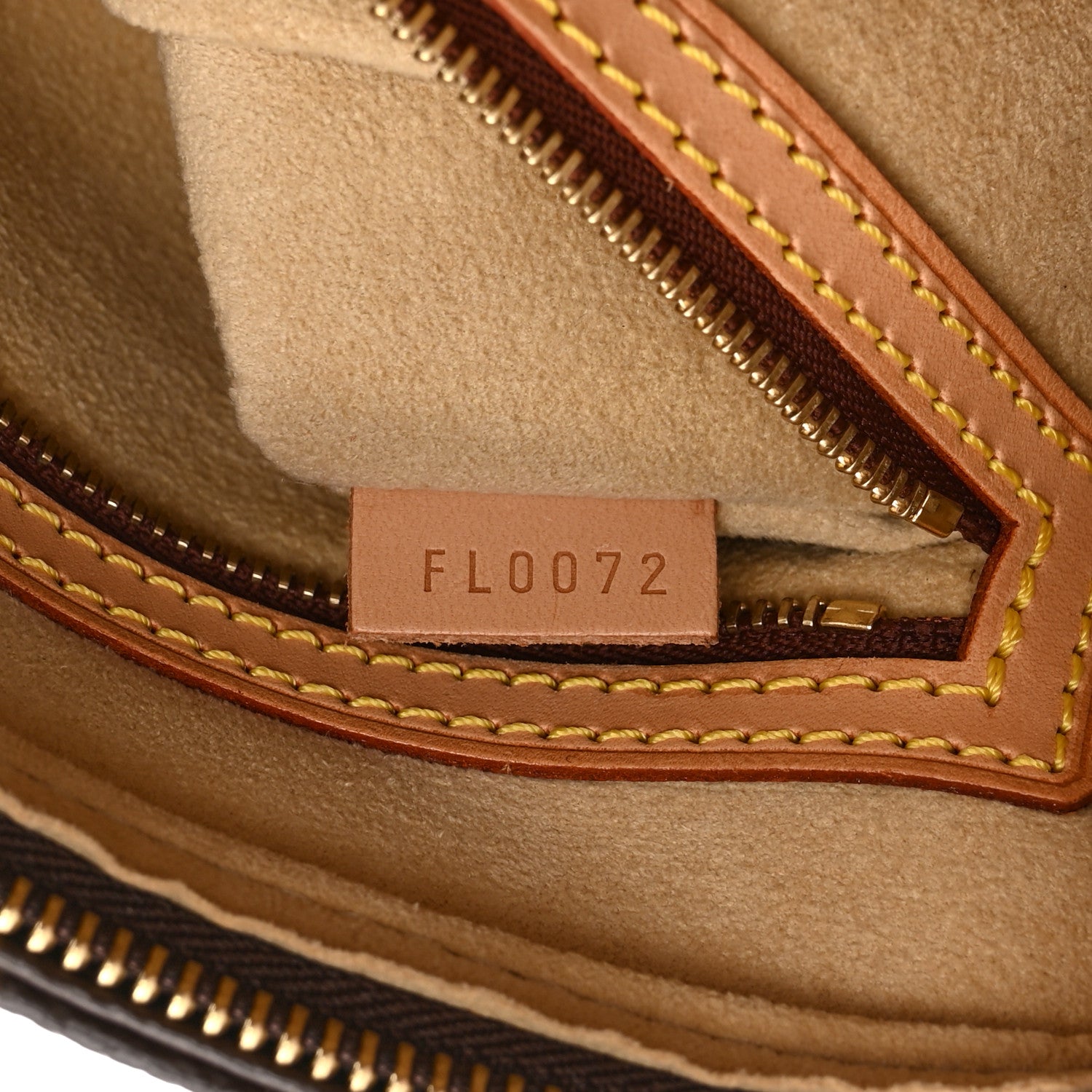 Louis Vuitton Monogram Looping MM 7 of 10