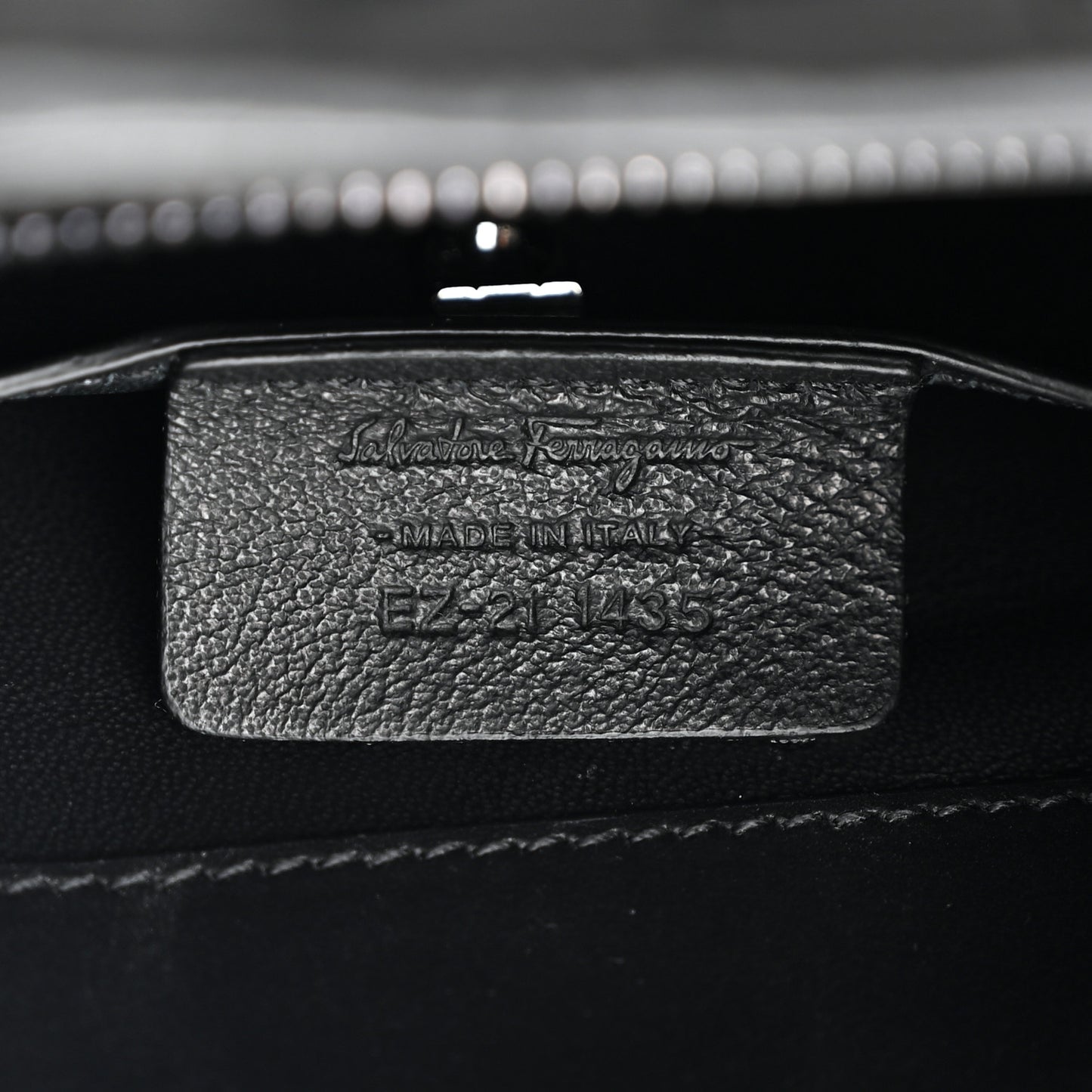 Calfskin Intreccio Trifolio Shoulder Bag Black