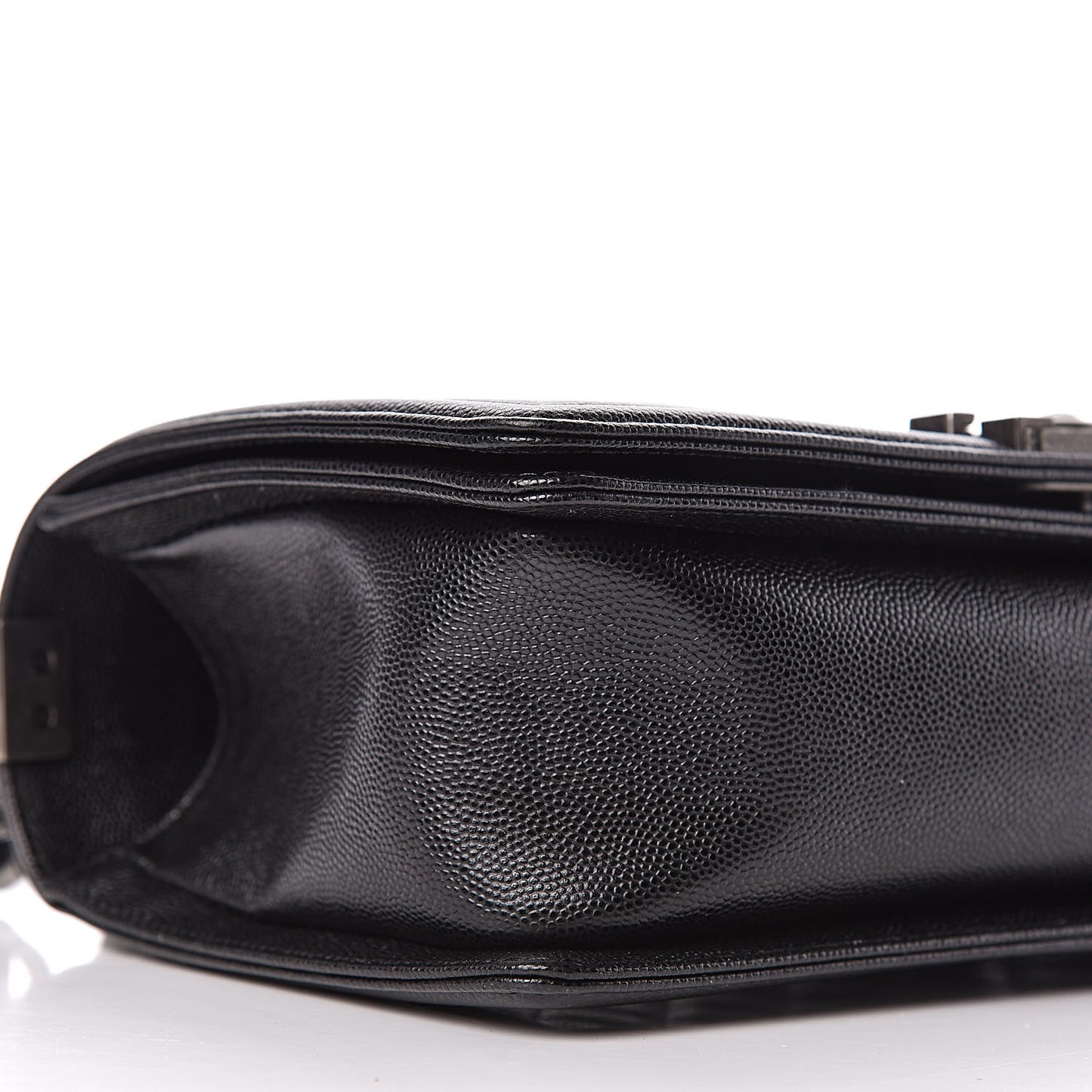 Caviar Quilted Medium Boy Flap Black