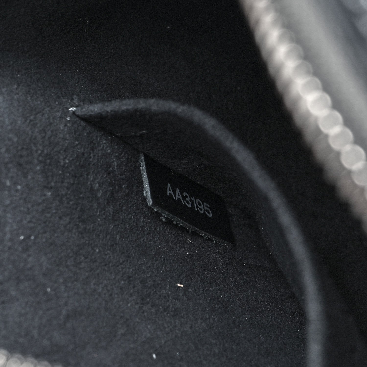 Louis Vuitton Epi Alma BB Anthracite Nacre 8 of 9