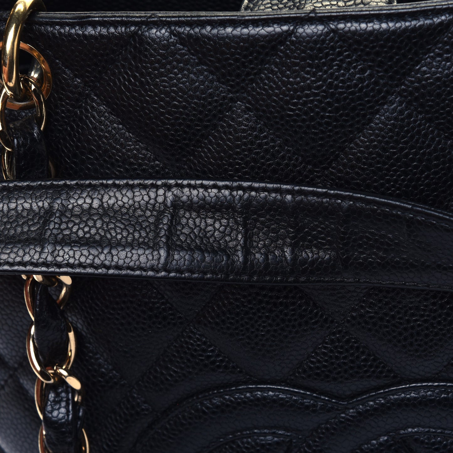 Caviar Quilted Petit Shopping Tote PST Black