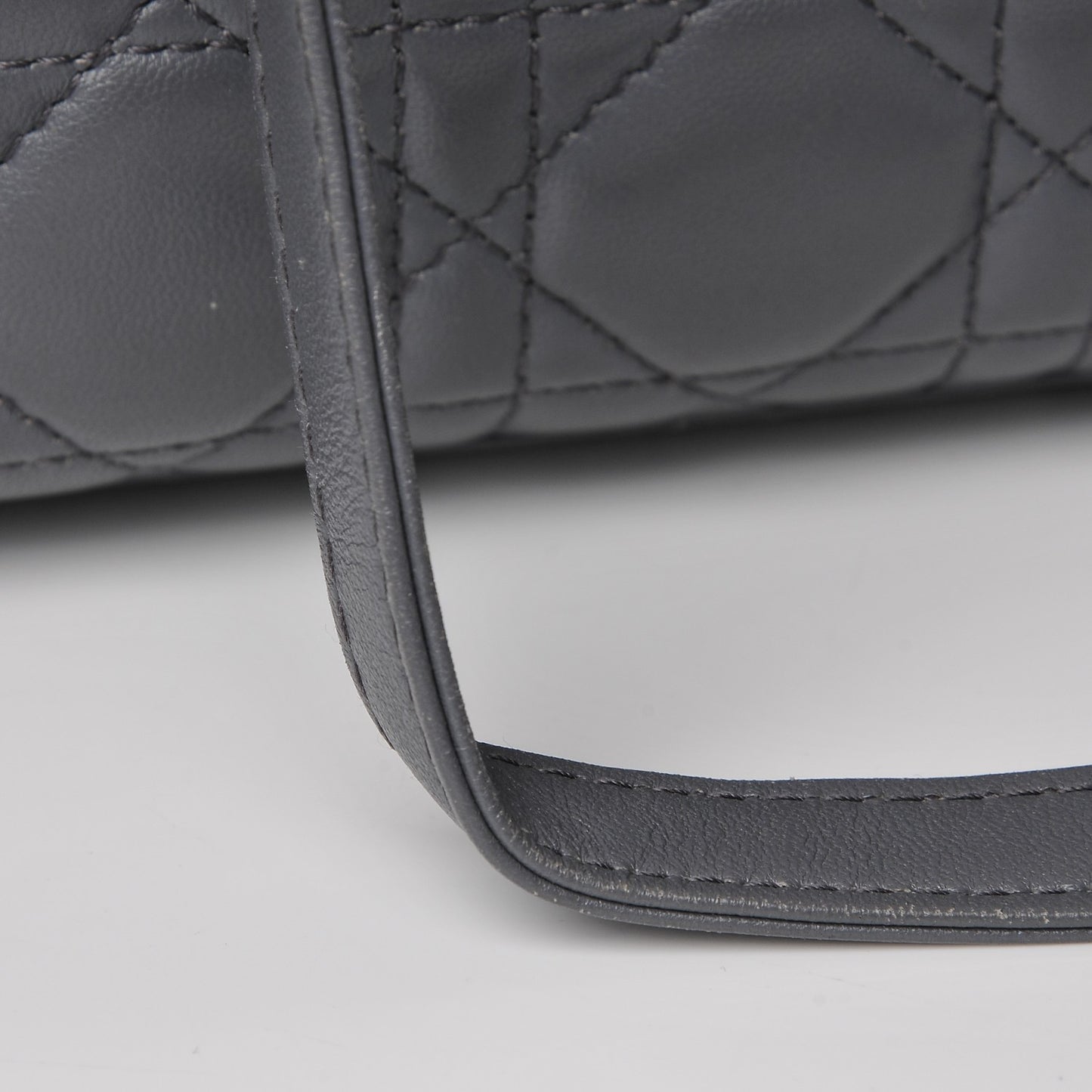Lambskin Cannage Large Lady Dior Grey