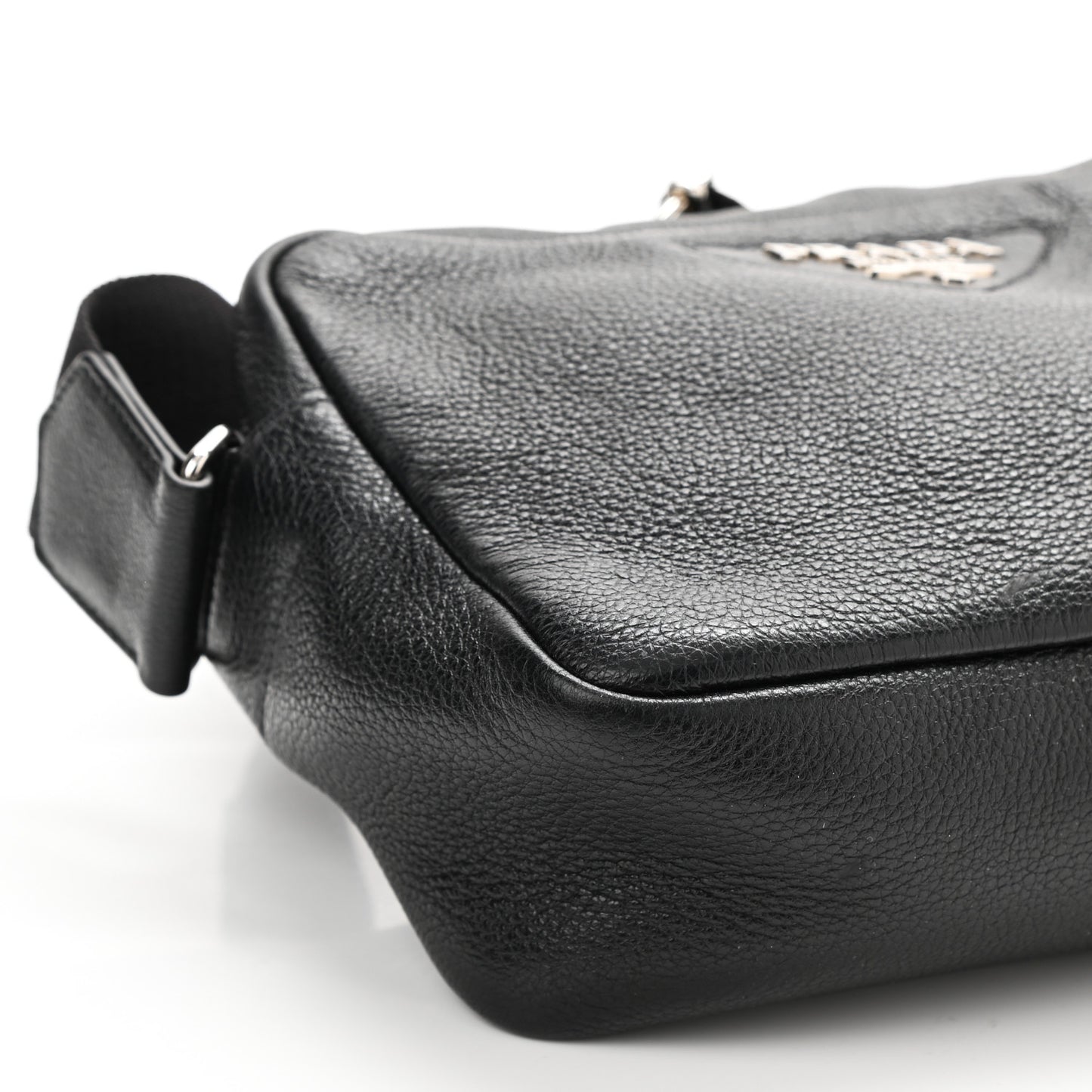 Vitello Daino Crossbody Black