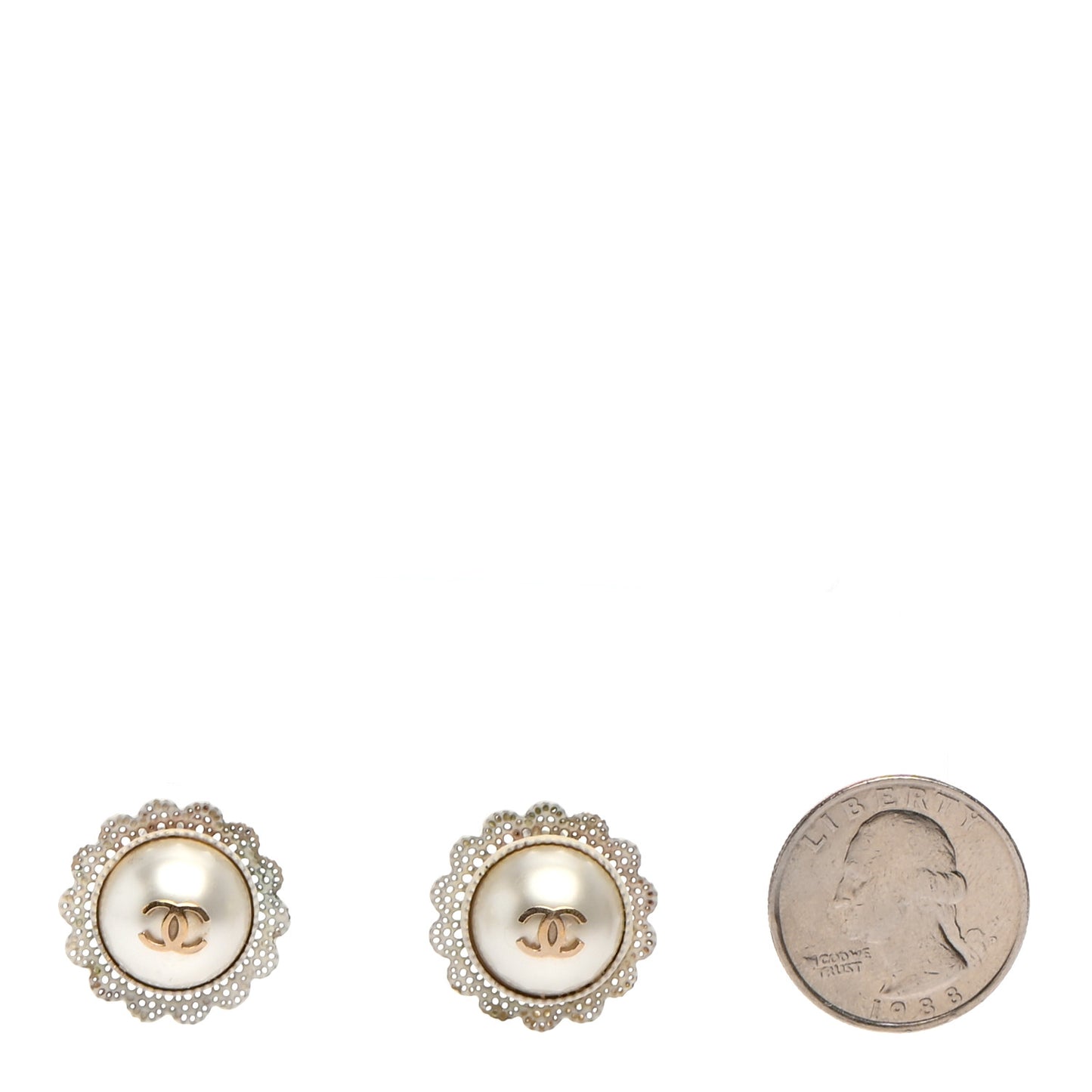 Pearl CC Round Earrings Light Gold
