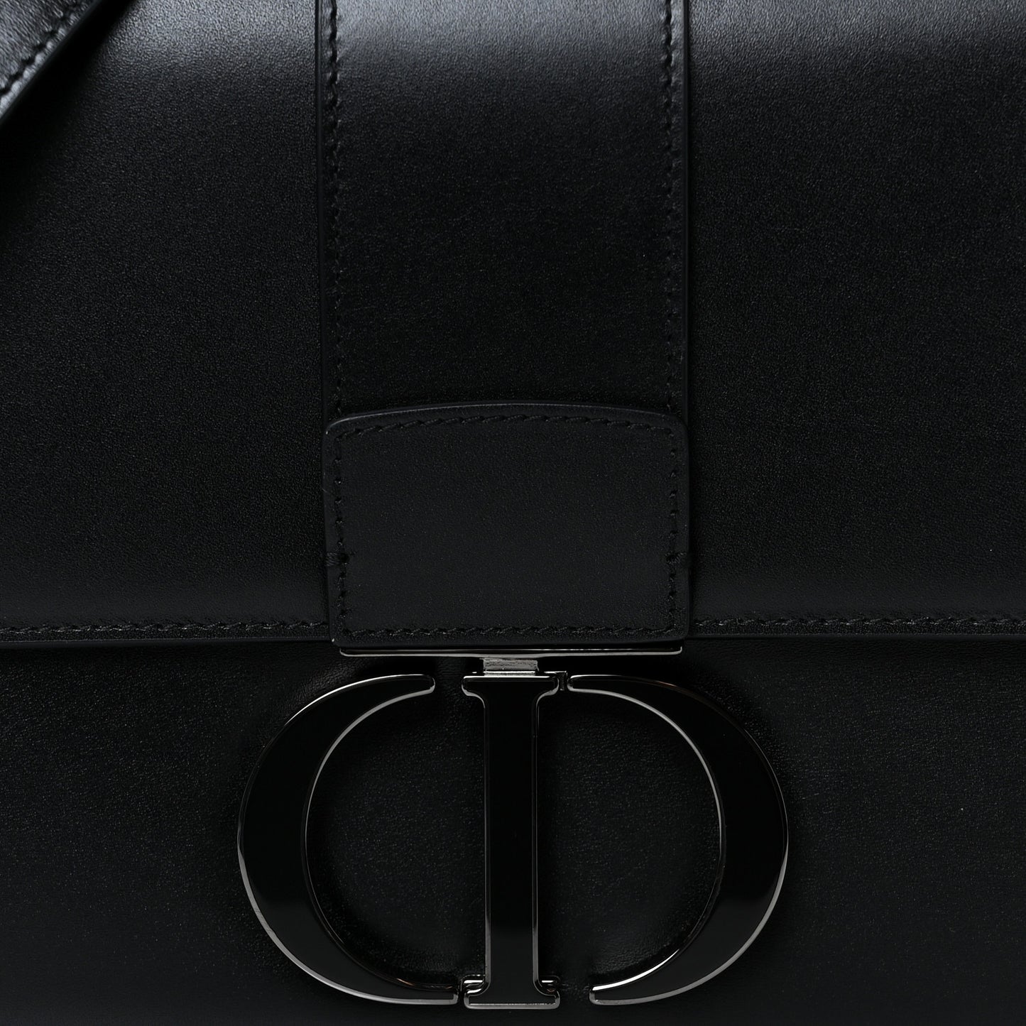 Box Calfskin 30 Montaigne Flap Bag Black